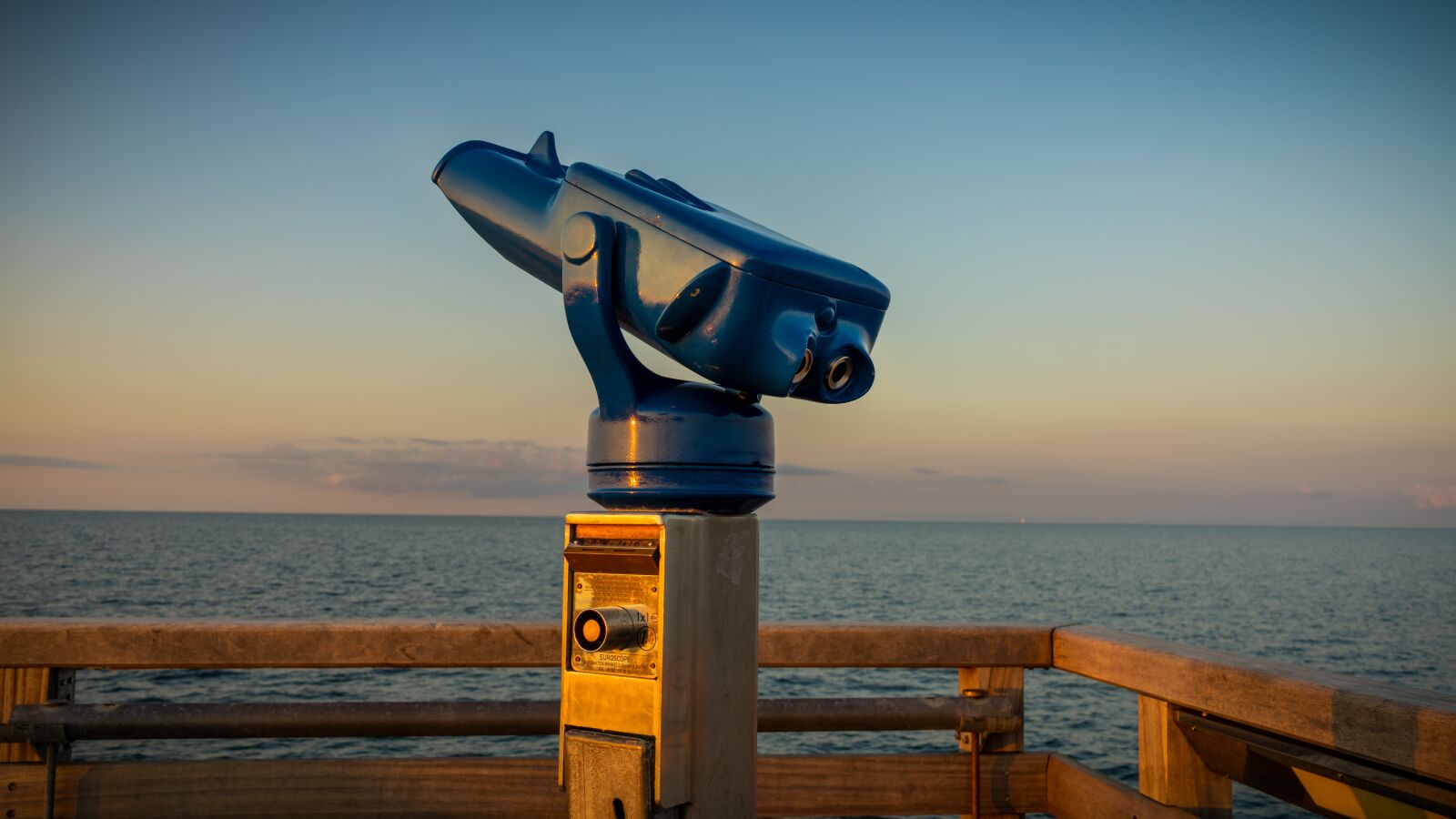 Sony a7 II + Sony FE 28-70mm F3.5-5.6 OSS sample photo. Binoculars, telescope, outlook photography