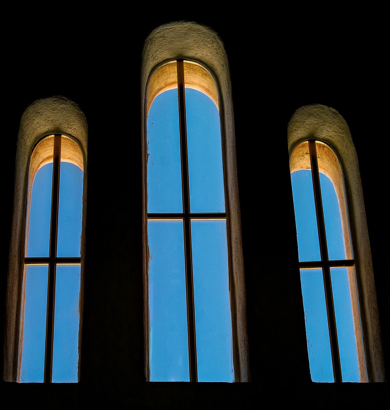 Canon EOS 400D (EOS Digital Rebel XTi / EOS Kiss Digital X) sample photo. Window, architecture, light photography