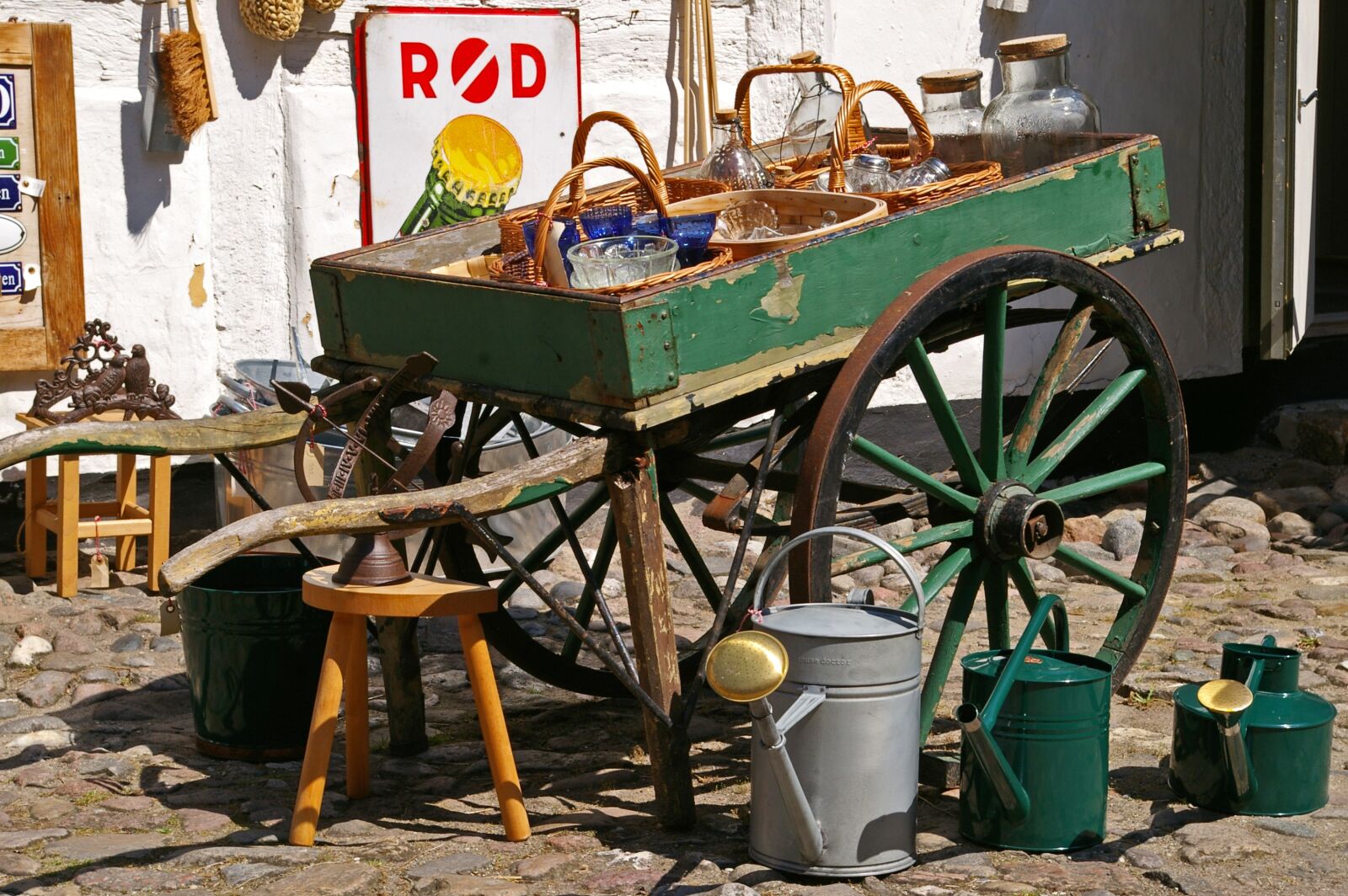 Pentax *ist DL2 sample photo. Wicker, junk, antique photography
