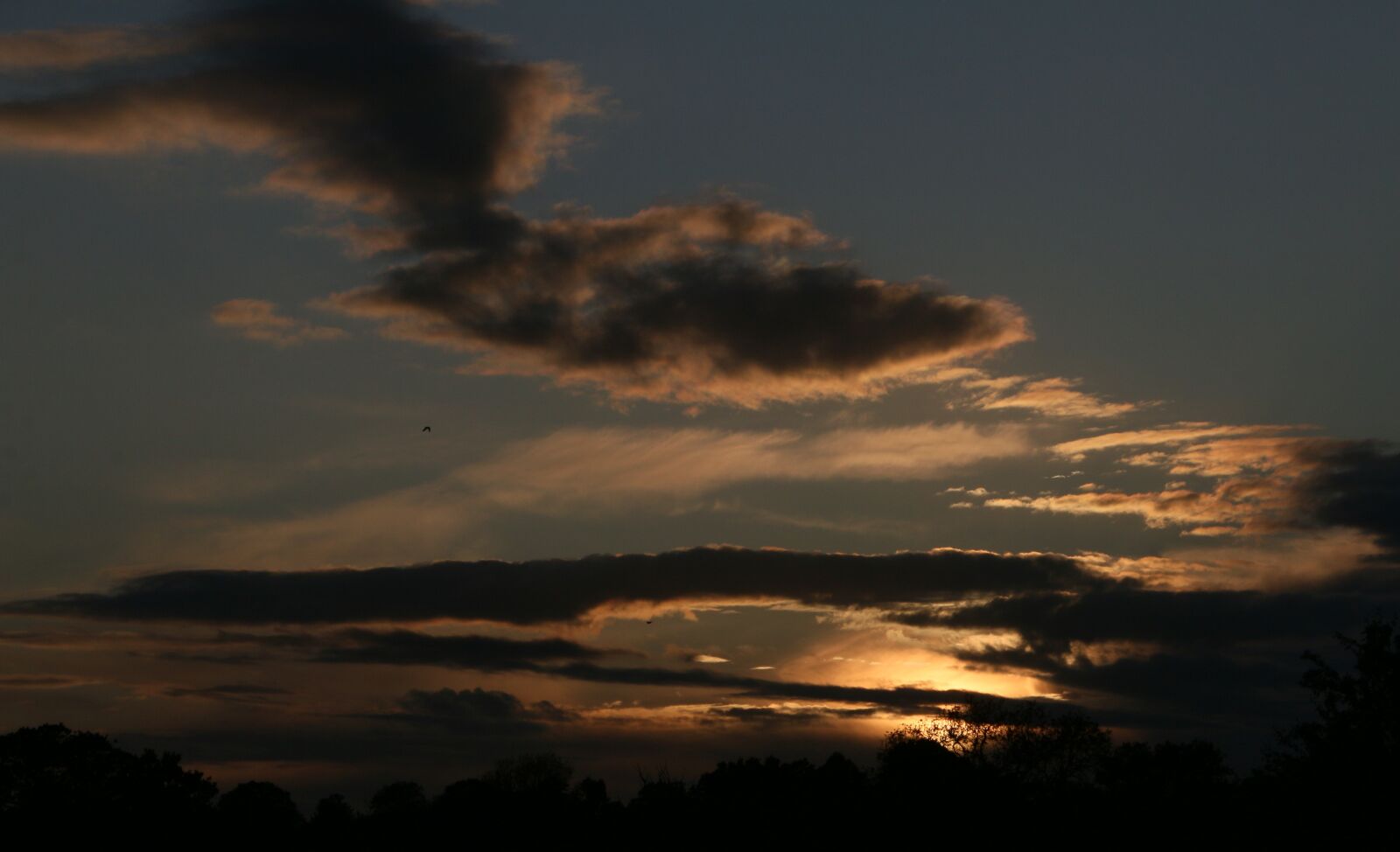 Canon EOS 70D + Canon EF-S 18-135mm F3.5-5.6 IS STM sample photo. Uk, sunset, calm photography