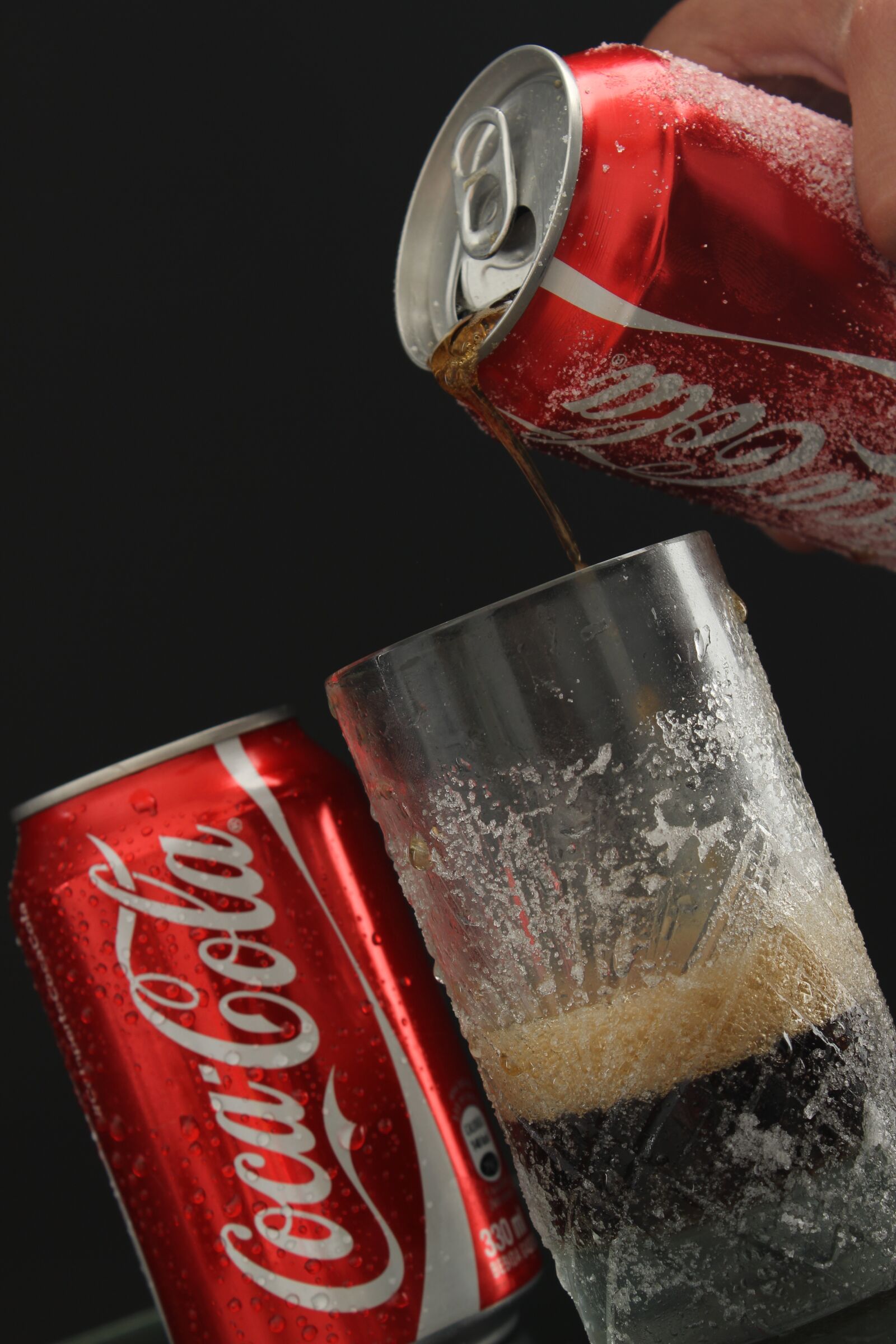 Canon EOS 600D (Rebel EOS T3i / EOS Kiss X5) sample photo. Drink, coca cola, can photography