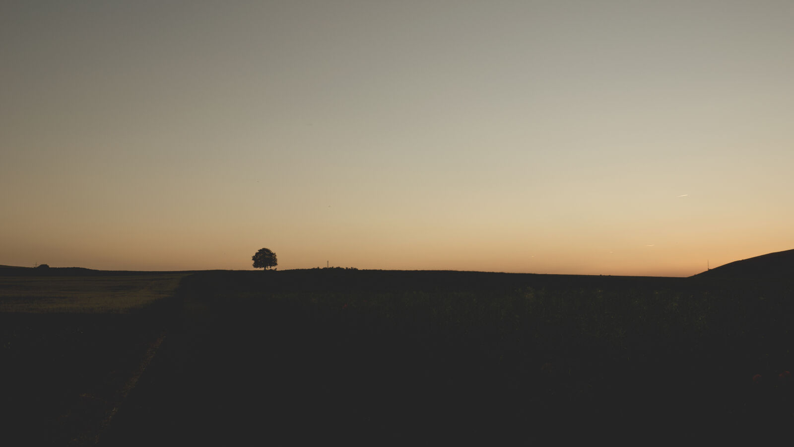 24-70mm F2.8-2.8 SSM sample photo. Evening, silence, sunset photography