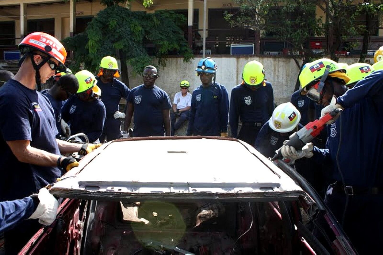 Canon EOS 450D (EOS Rebel XSi / EOS Kiss X2) sample photo. Member, haitian, volunteer, firefighters photography