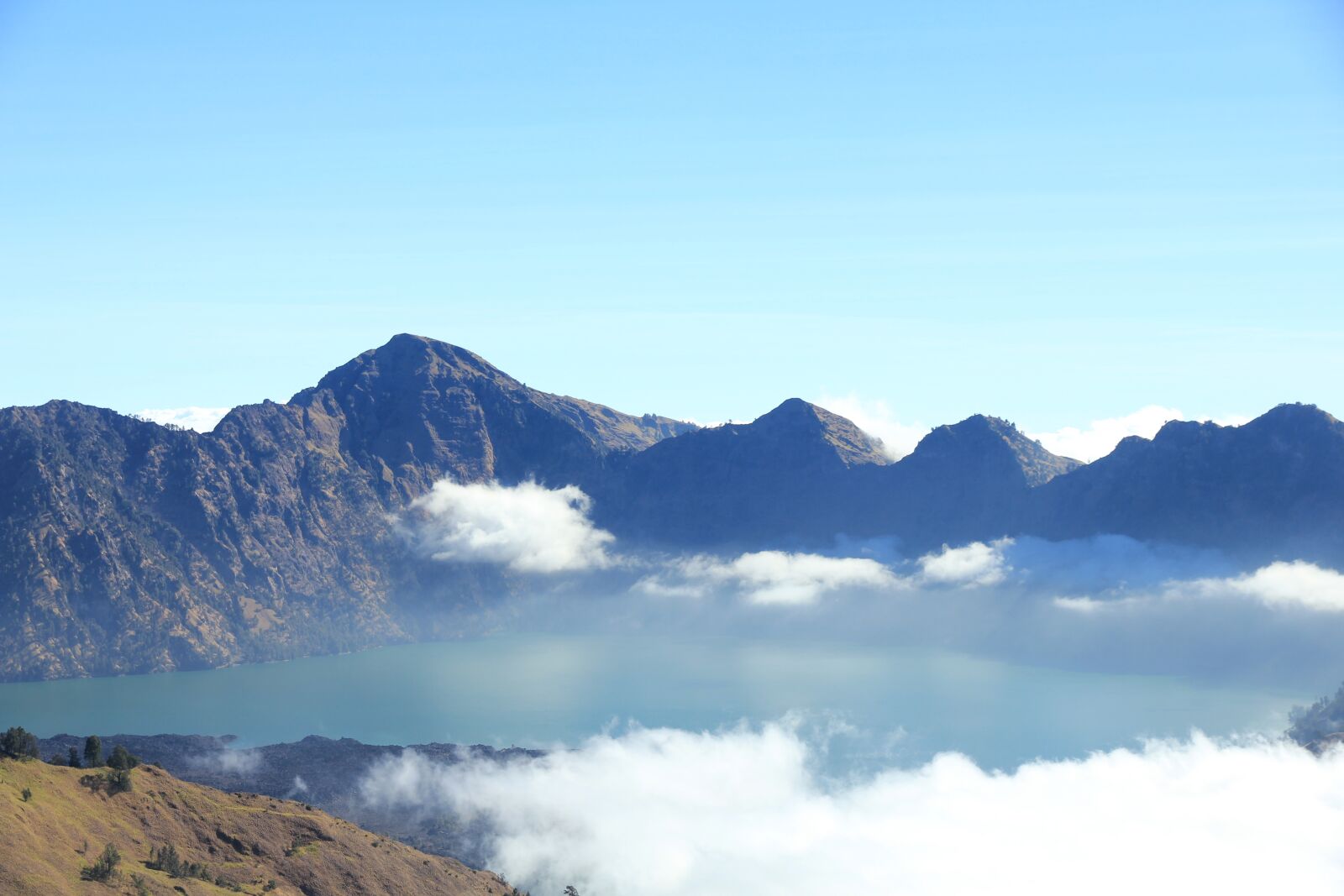 Canon EOS 550D (EOS Rebel T2i / EOS Kiss X4) sample photo. Mountain, mountain view, rinjani photography