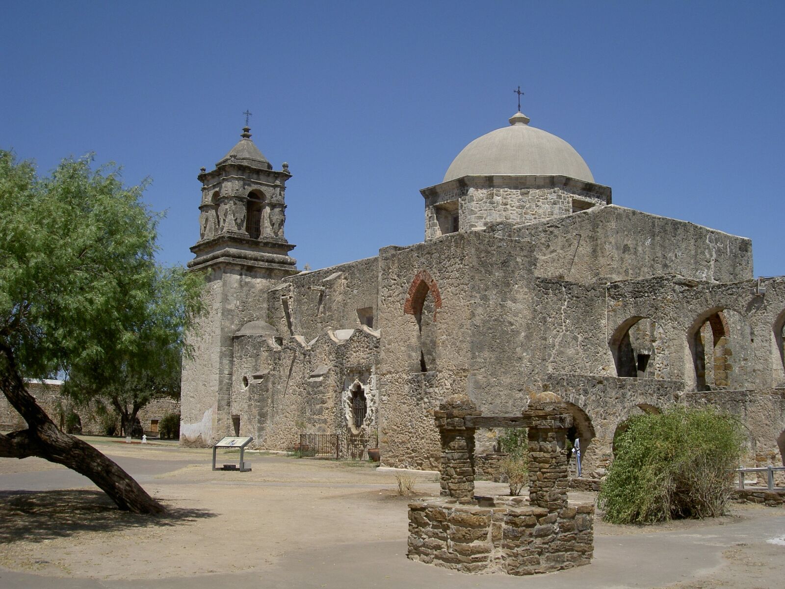 KONICA MINOLTA DiMAGE G500 sample photo. Mission san jos photography