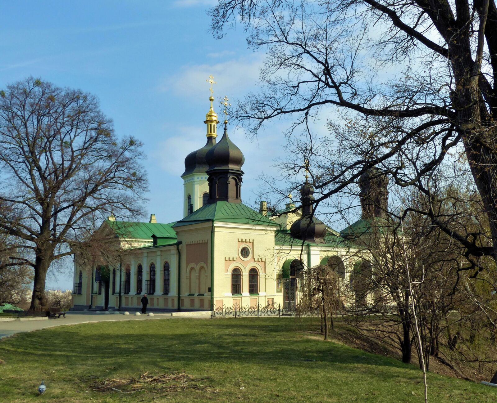 Panasonic Lumix DMC-FZ200 sample photo. Holy trinity ioninsky monastery photography