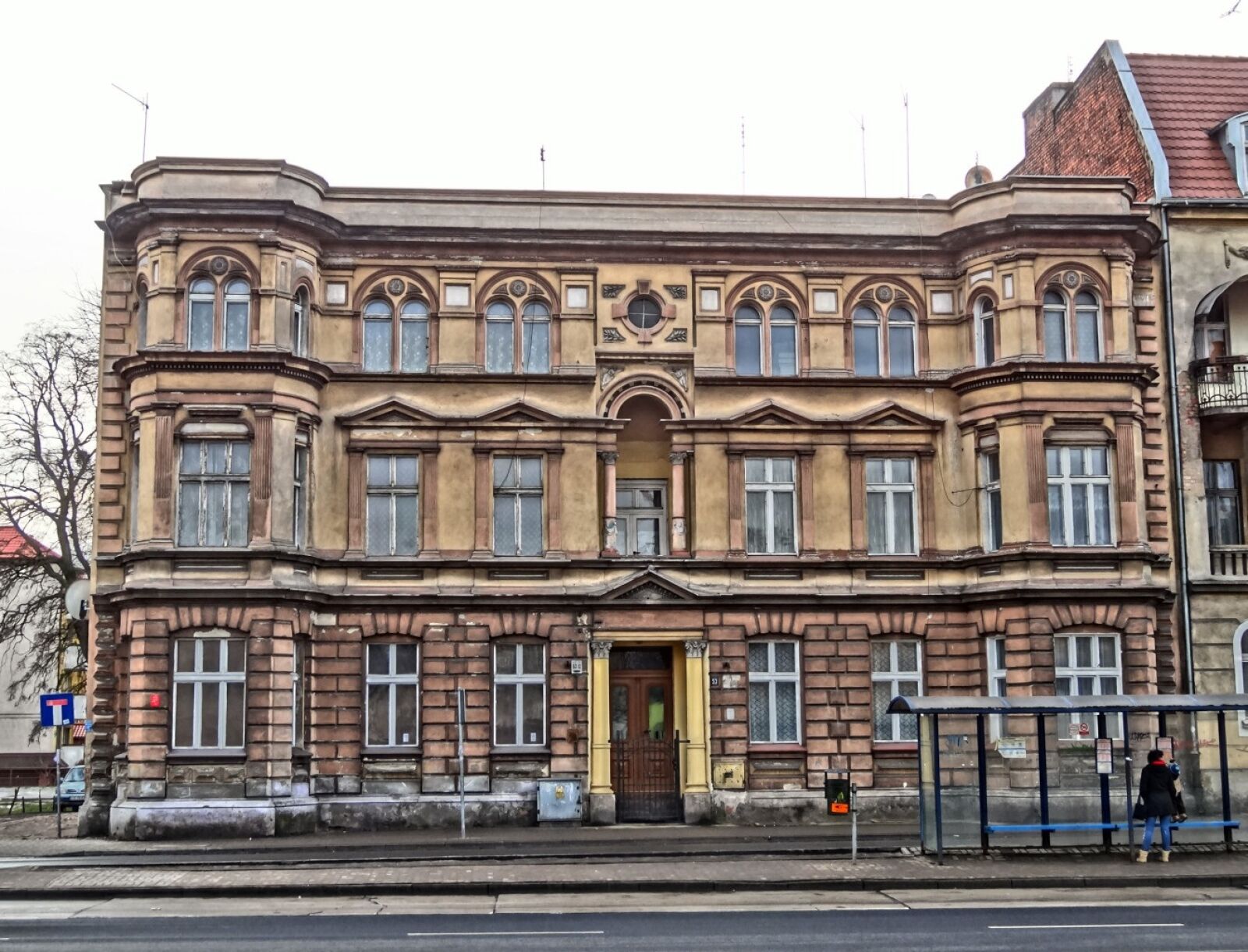 Sony Cyber-shot DSC-HX20V sample photo. Bydgoszcz, windows, architecture photography