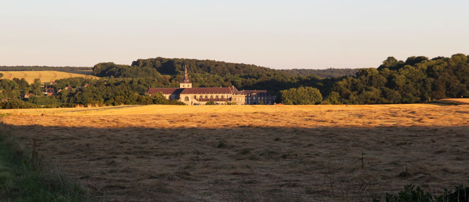 Canon EOS 1200D (EOS Rebel T5 / EOS Kiss X70 / EOS Hi) sample photo. Abbey of floreffe, landscape photography