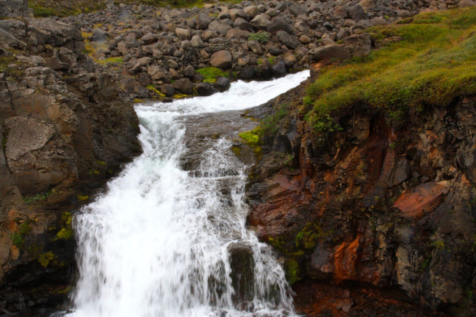 Canon EOS 450D (EOS Rebel XSi / EOS Kiss X2) sample photo. Waterfall, east iceland, rock photography
