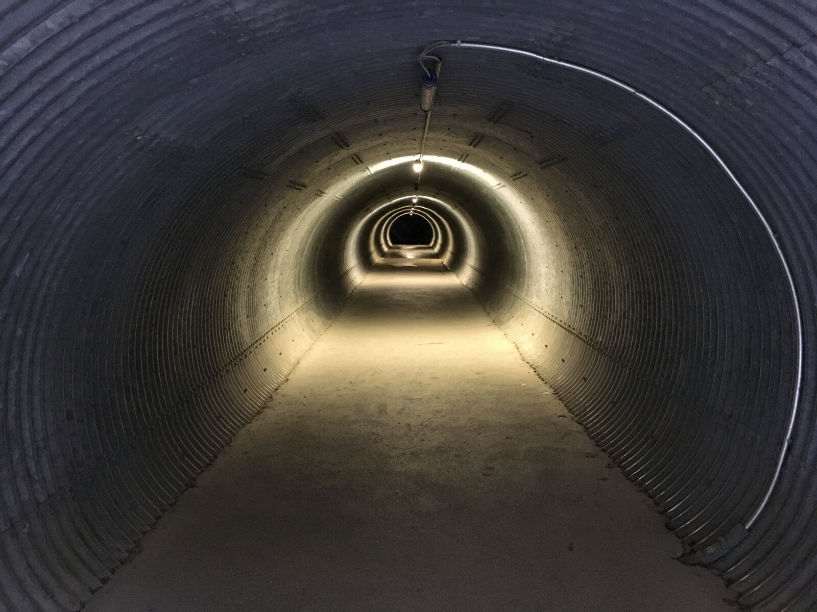 Apple iPhone 6s sample photo. Tunnel, gang, away photography