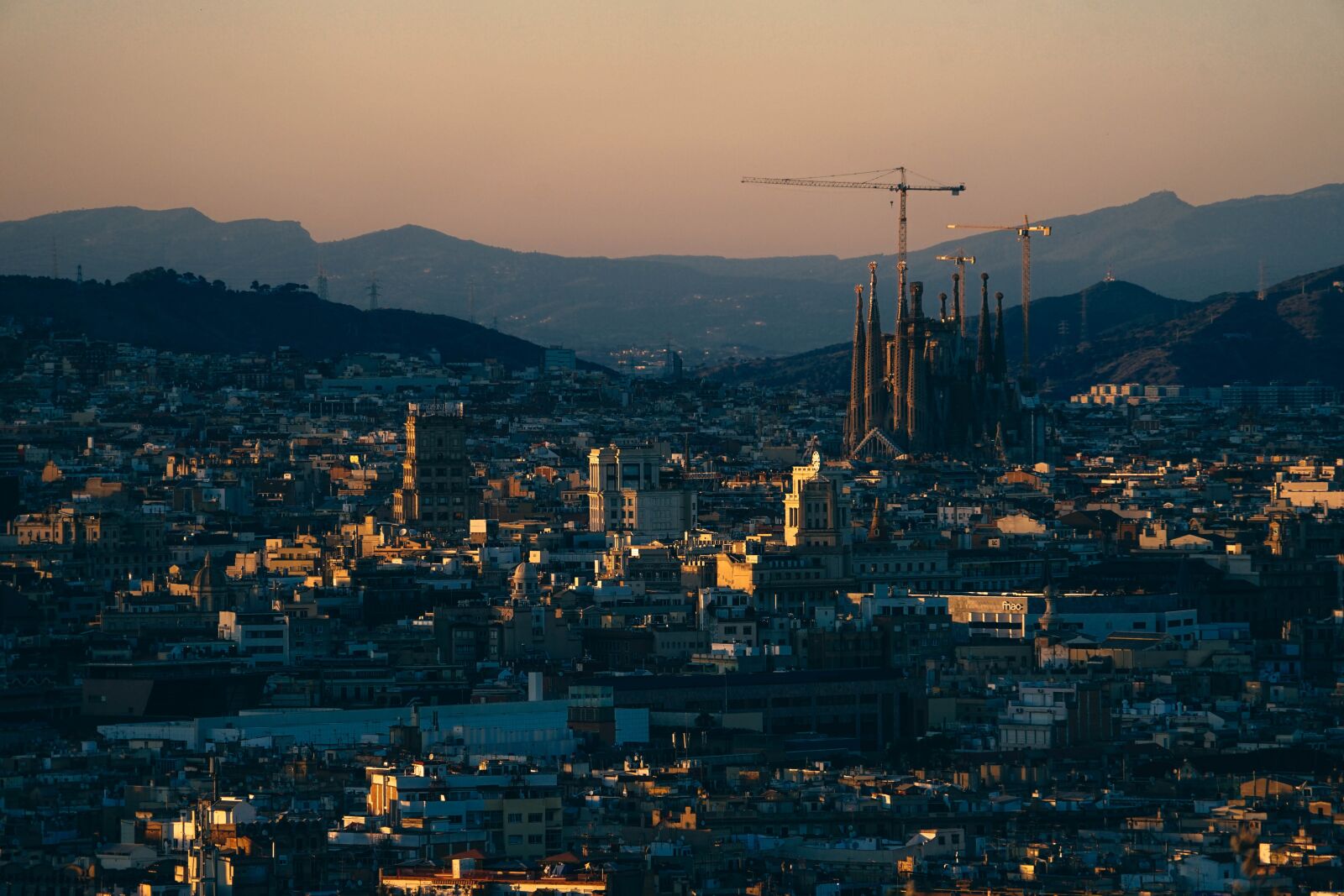 Sony a7 II + Sony FE 24-240mm F3.5-6.3 OSS sample photo. Barcelona, architectural, architecture photography