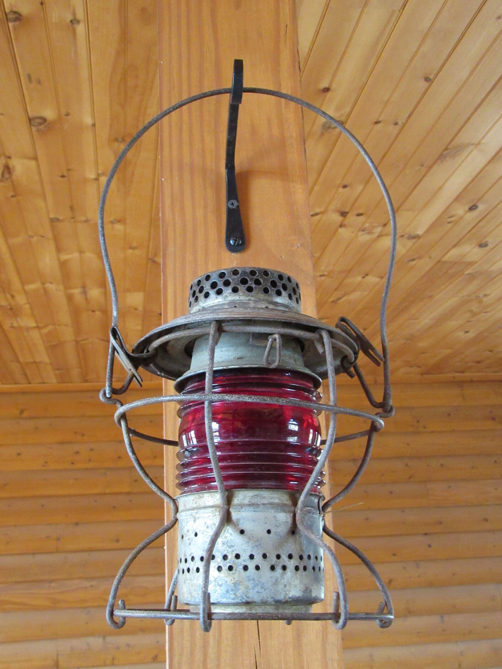 Canon PowerShot SX610 HS sample photo. Lantern, light, old-fashioned photography