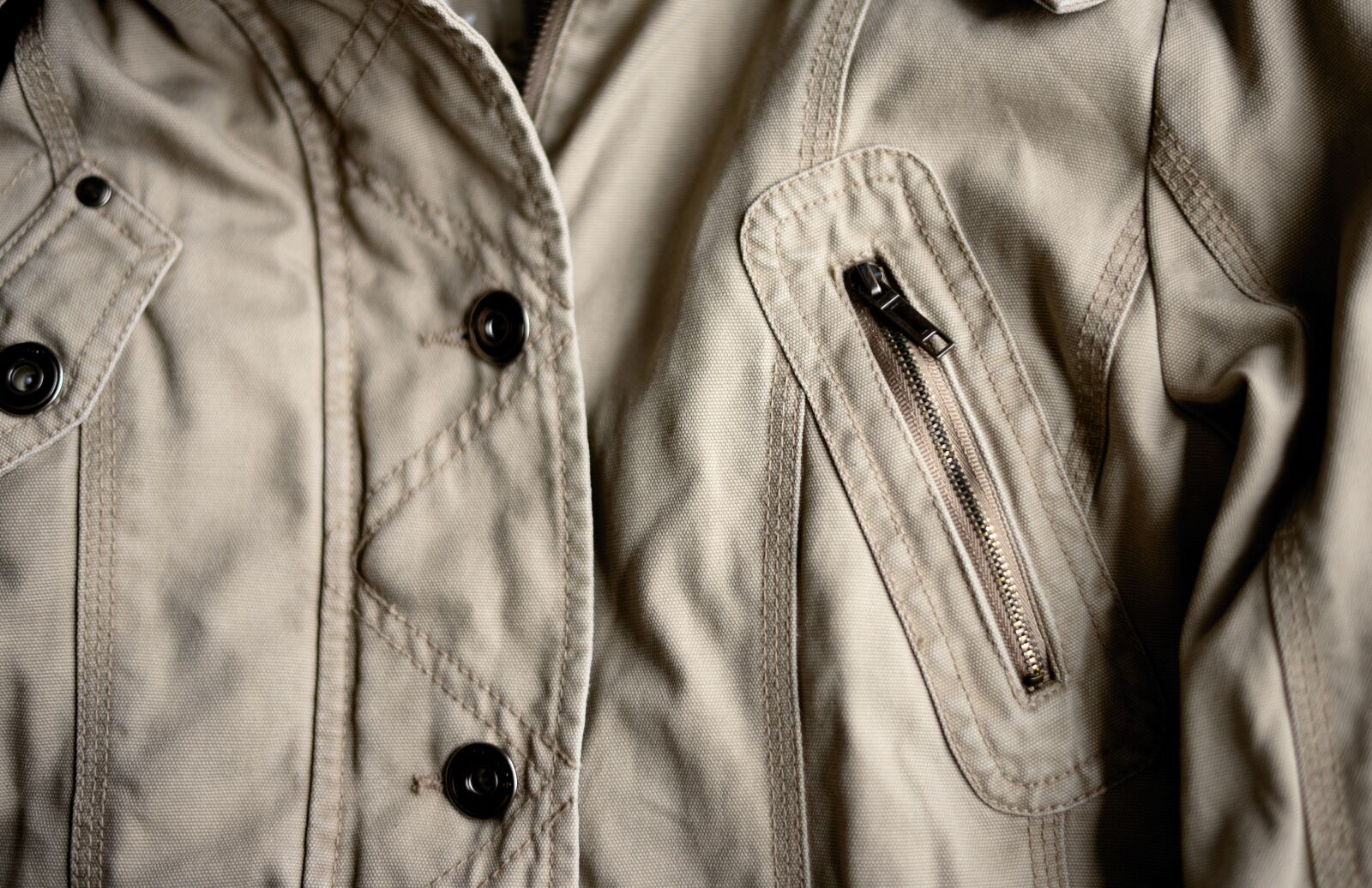 Nikon D610 sample photo. Jacket, zip, seam photography