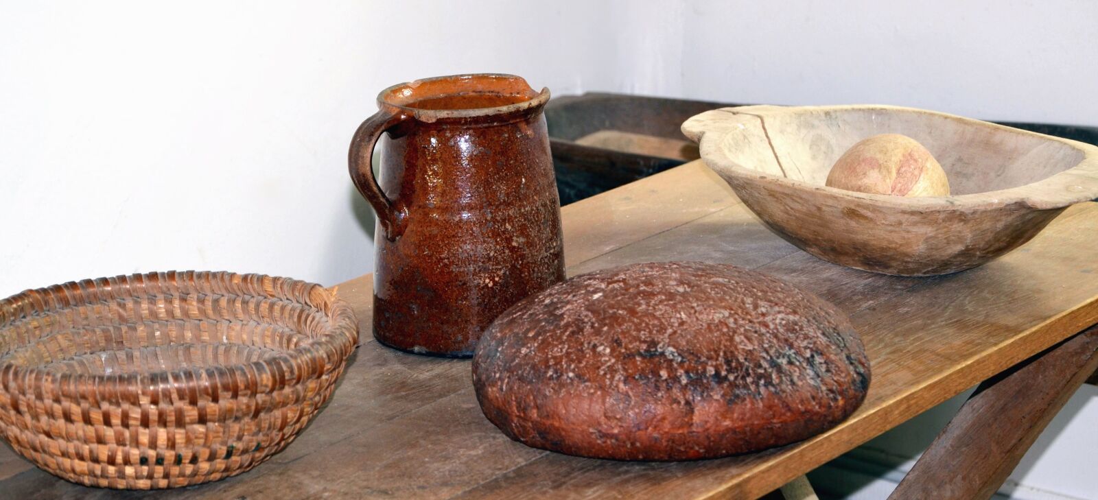 Nikon D5100 sample photo. Table, ceramics, pottery, bread photography