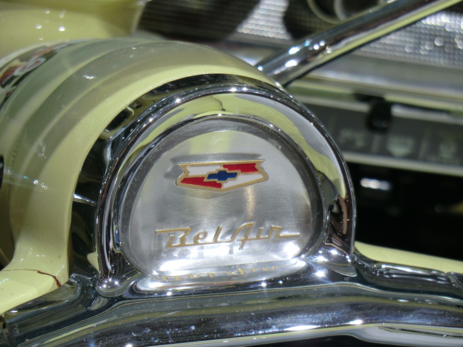 CASIO EX-H5 sample photo. Oldtimer, chevrolet, cockpit photography