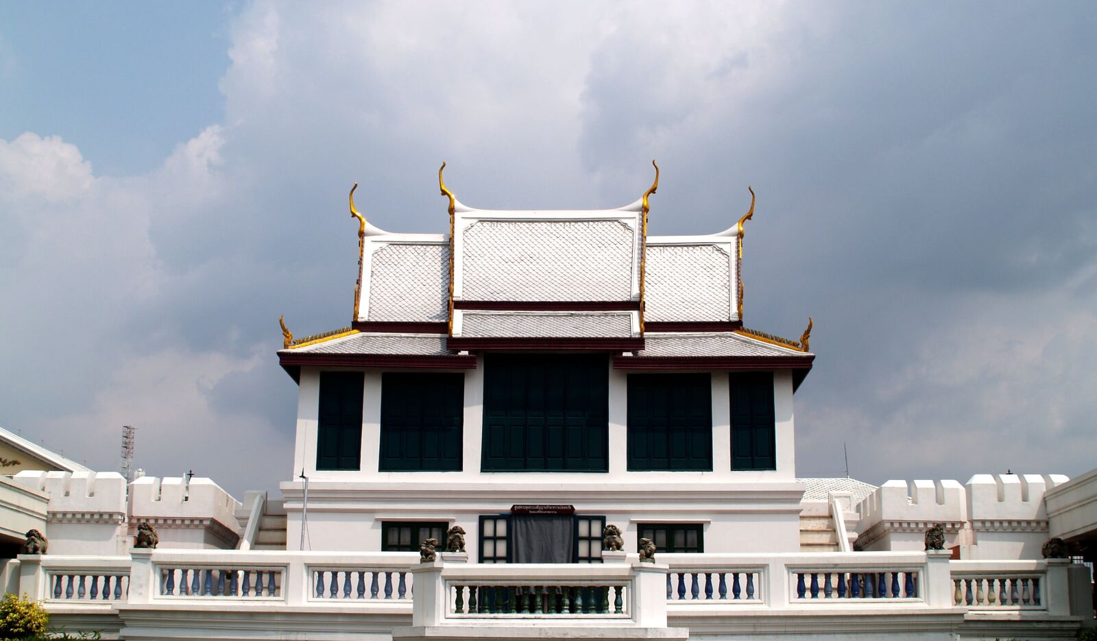 Olympus E-300 (EVOLT E-300) sample photo. Bangkok, grand, wat photography