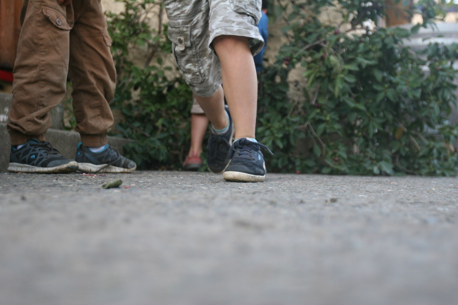Canon EOS 20D sample photo. Concrete, feet, feets, foot photography