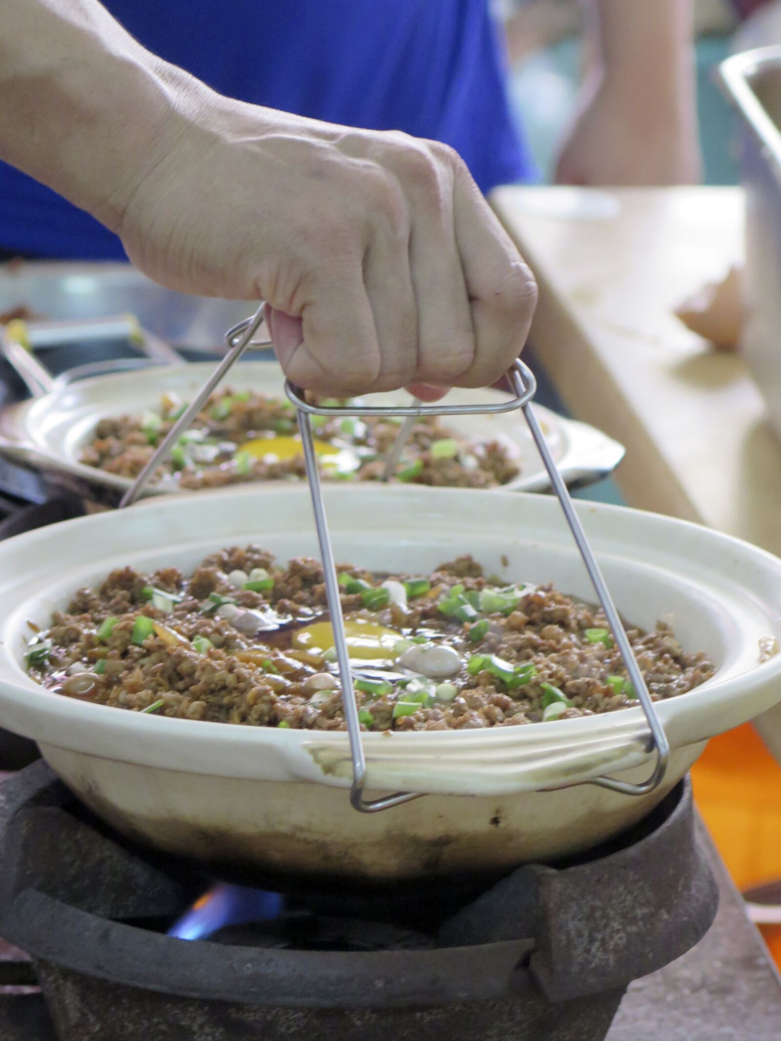 Canon PowerShot G16 sample photo. Clay pot, meat, asian photography