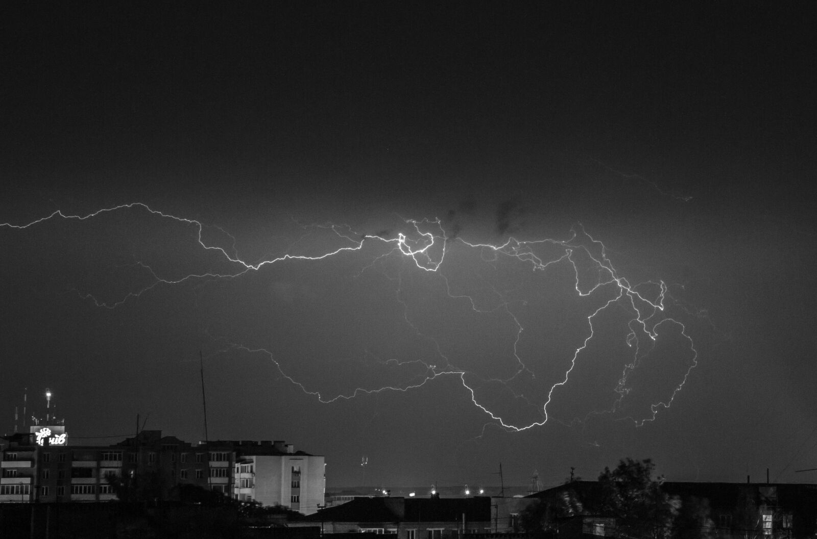 Canon EOS 7D sample photo. Lightning, city, flash photography