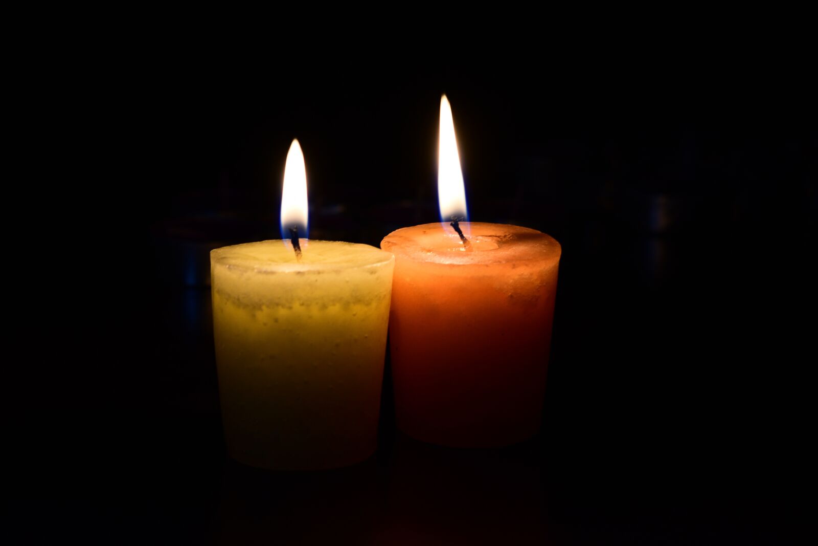 Nikon D5600 sample photo. Candles, light, dark photography
