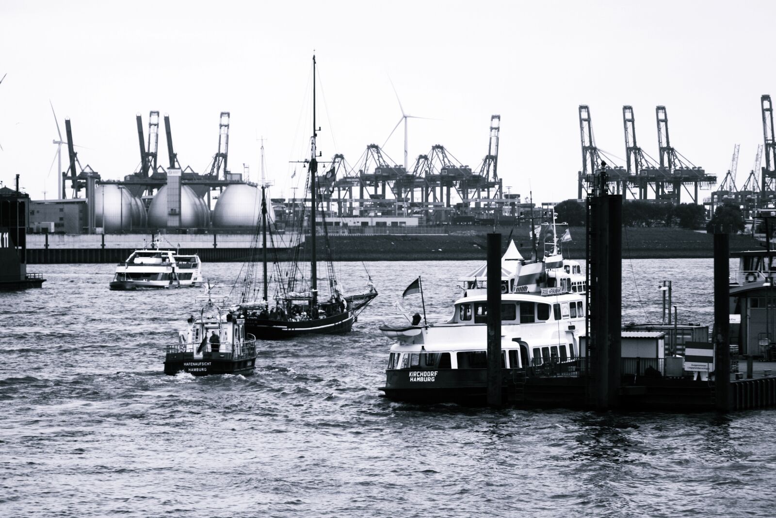 Canon EOS 1000D (EOS Digital Rebel XS / EOS Kiss F) sample photo. Hamburg, hanseatic city of photography