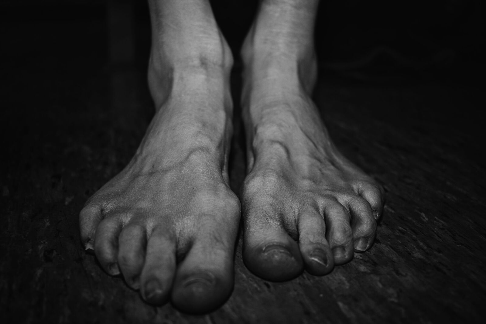 Canon EF-S 24mm F2.8 STM sample photo. Feet, foot, naked photography