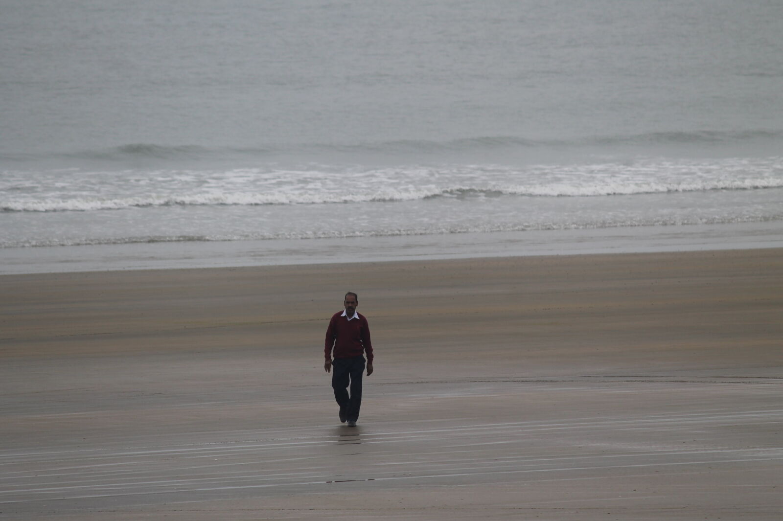 Canon EF-S 55-250mm F4-5.6 IS II sample photo. Alone, beach, man photography