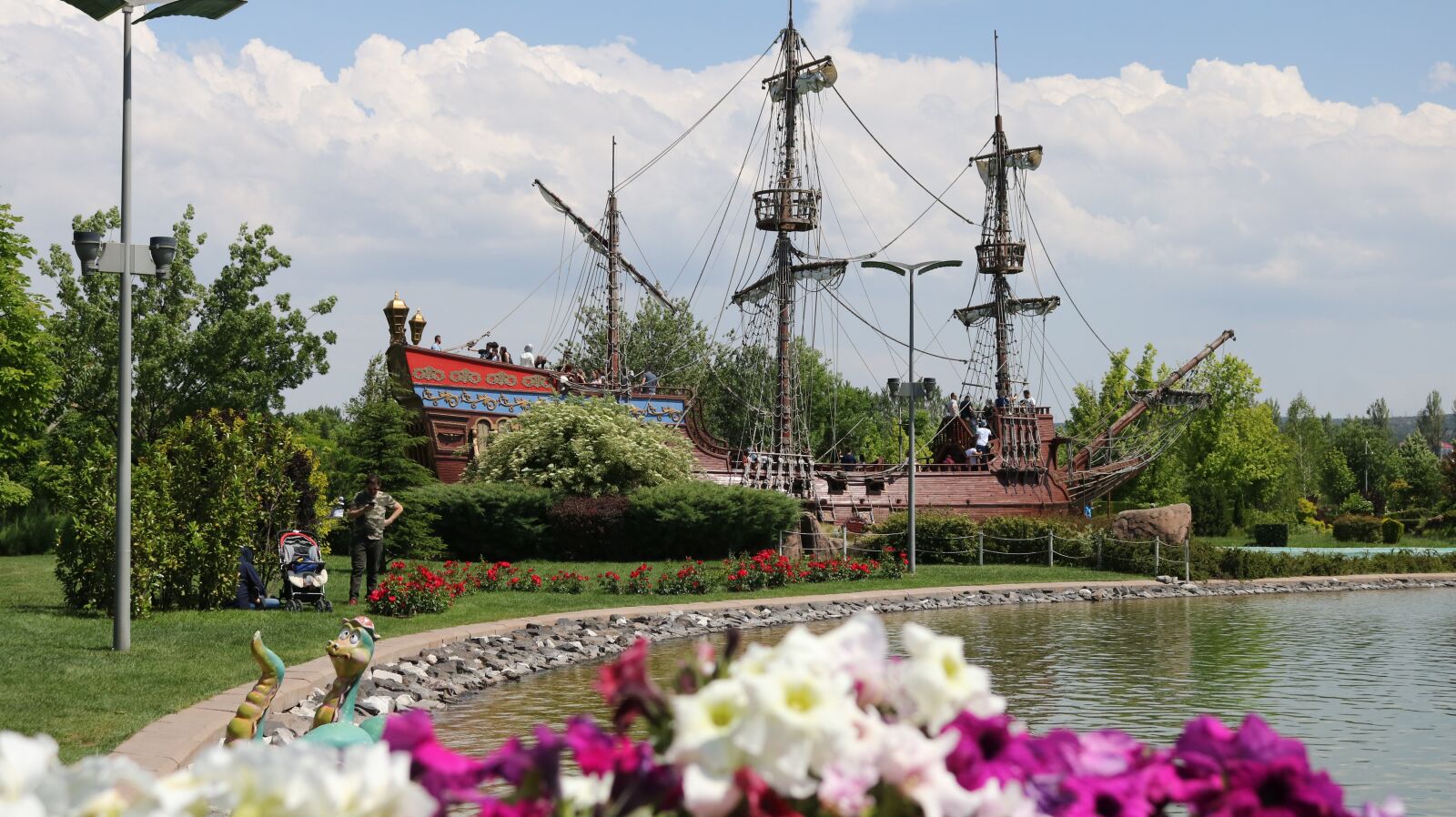 Canon EOS 750D (EOS Rebel T6i / EOS Kiss X8i) sample photo. Castle, blue, fairy tale photography