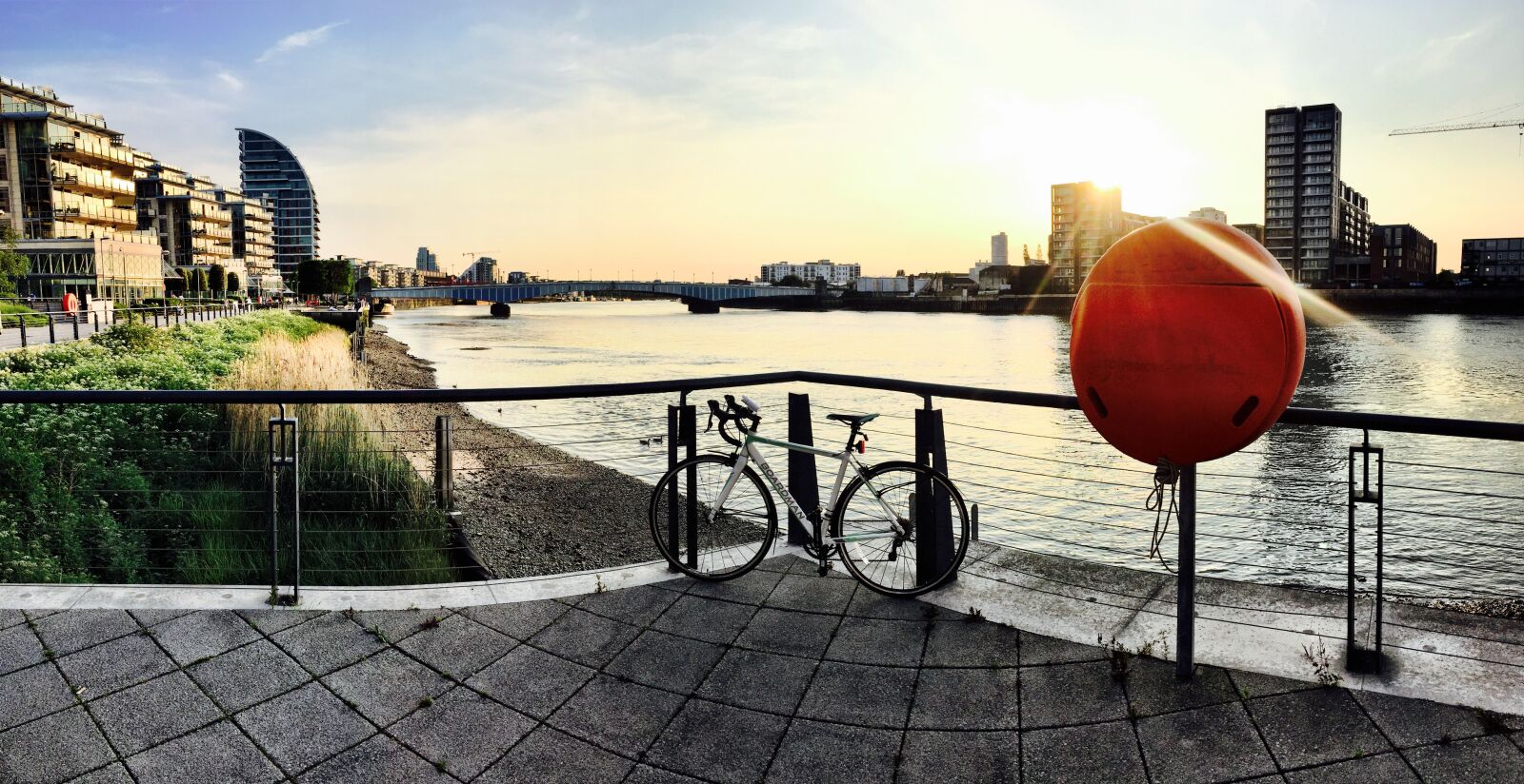 Apple iPhone 6 sample photo. Bike, london, river, thames photography
