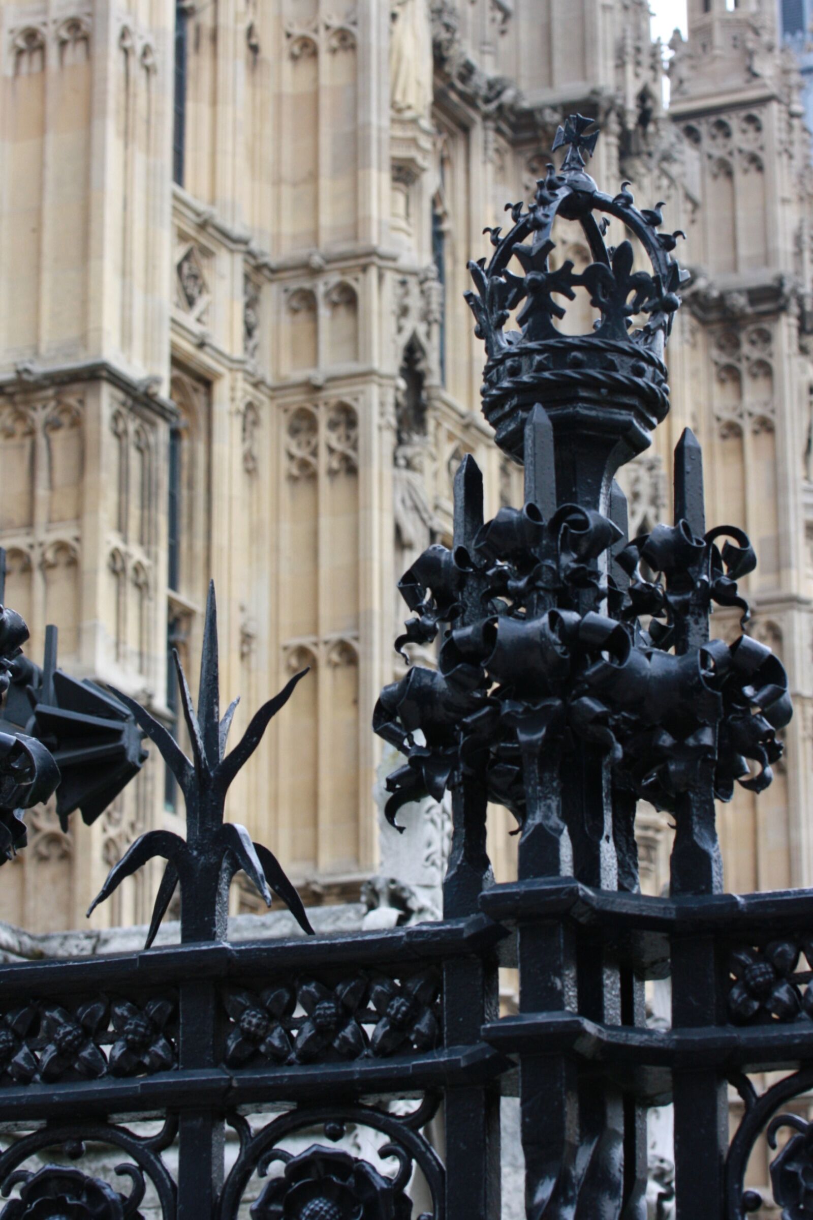 Canon EOS 1000D (EOS Digital Rebel XS / EOS Kiss F) sample photo. London, city, architecture photography