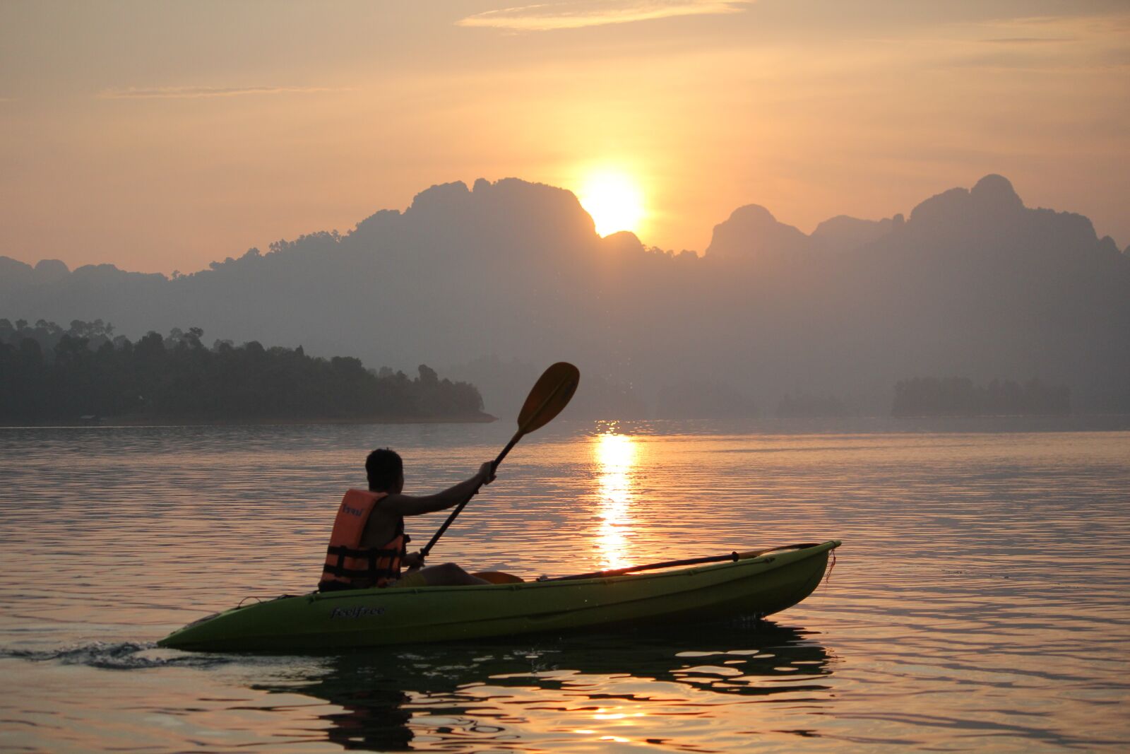 Canon EF-S 55-250mm F4-5.6 IS sample photo. Sunrise, paddled photography