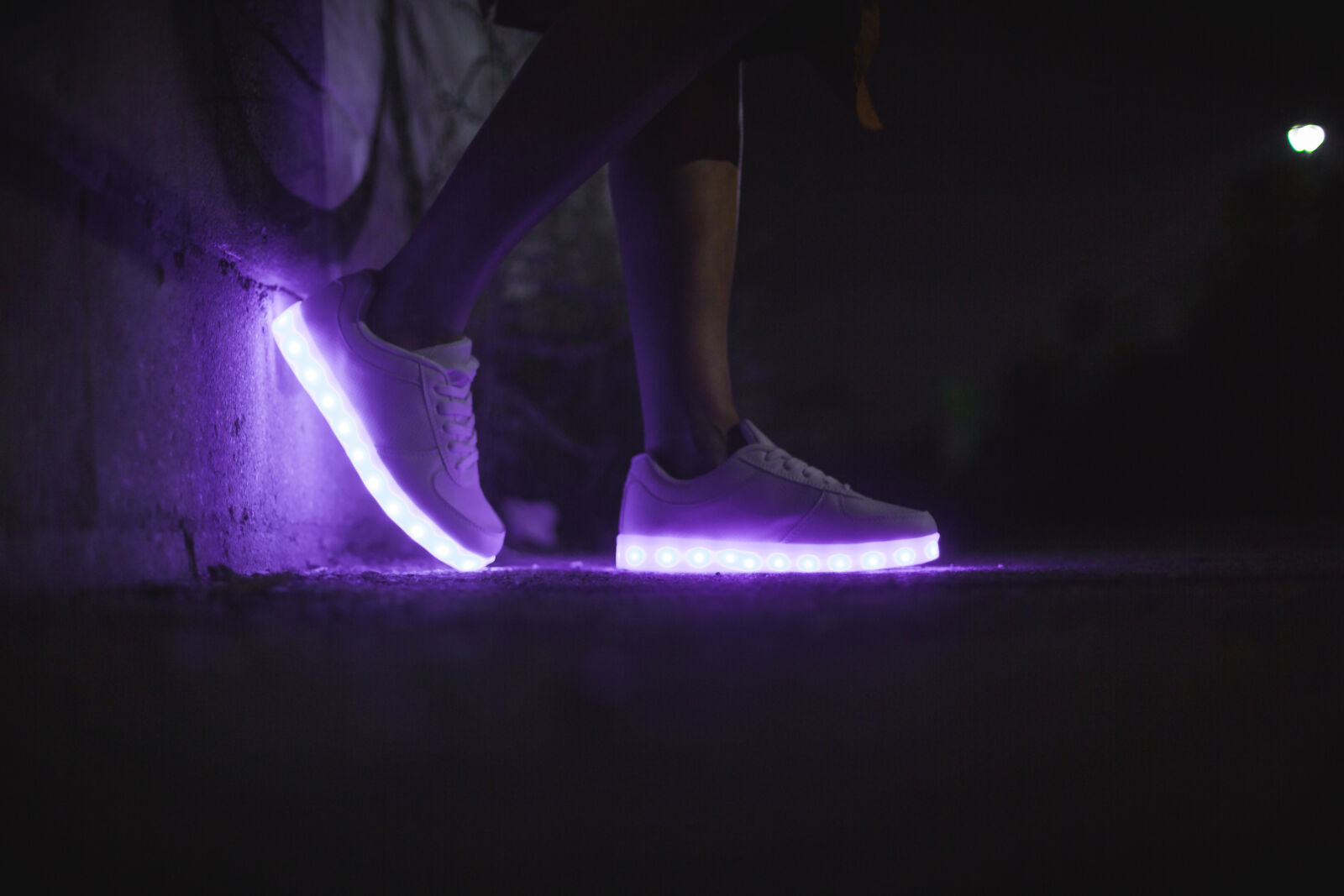 Canon EOS 5D Mark III sample photo. Art, bright, dark, footwear photography