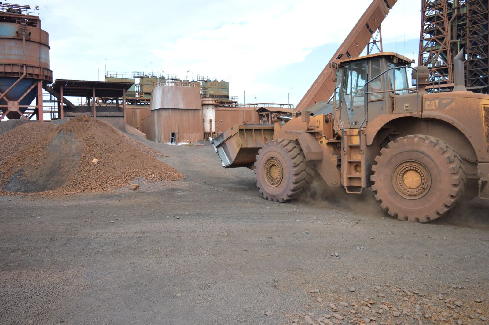Nikon D3200 sample photo. Briquettes, iron, industries photography