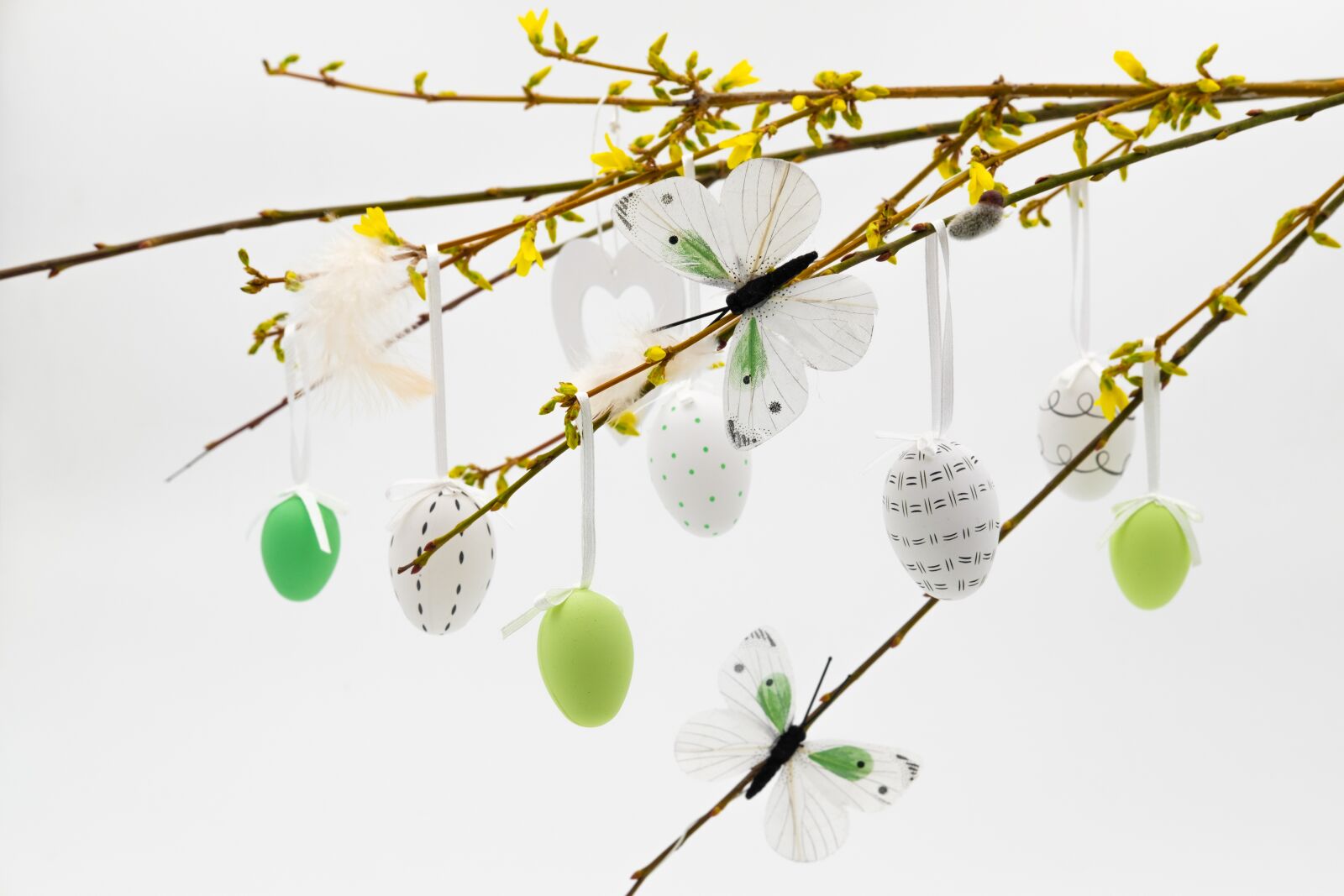 Fujifilm X-T2 + Fujifilm XF 35mm F2 R WR sample photo. Easter eggs, egg, easter photography