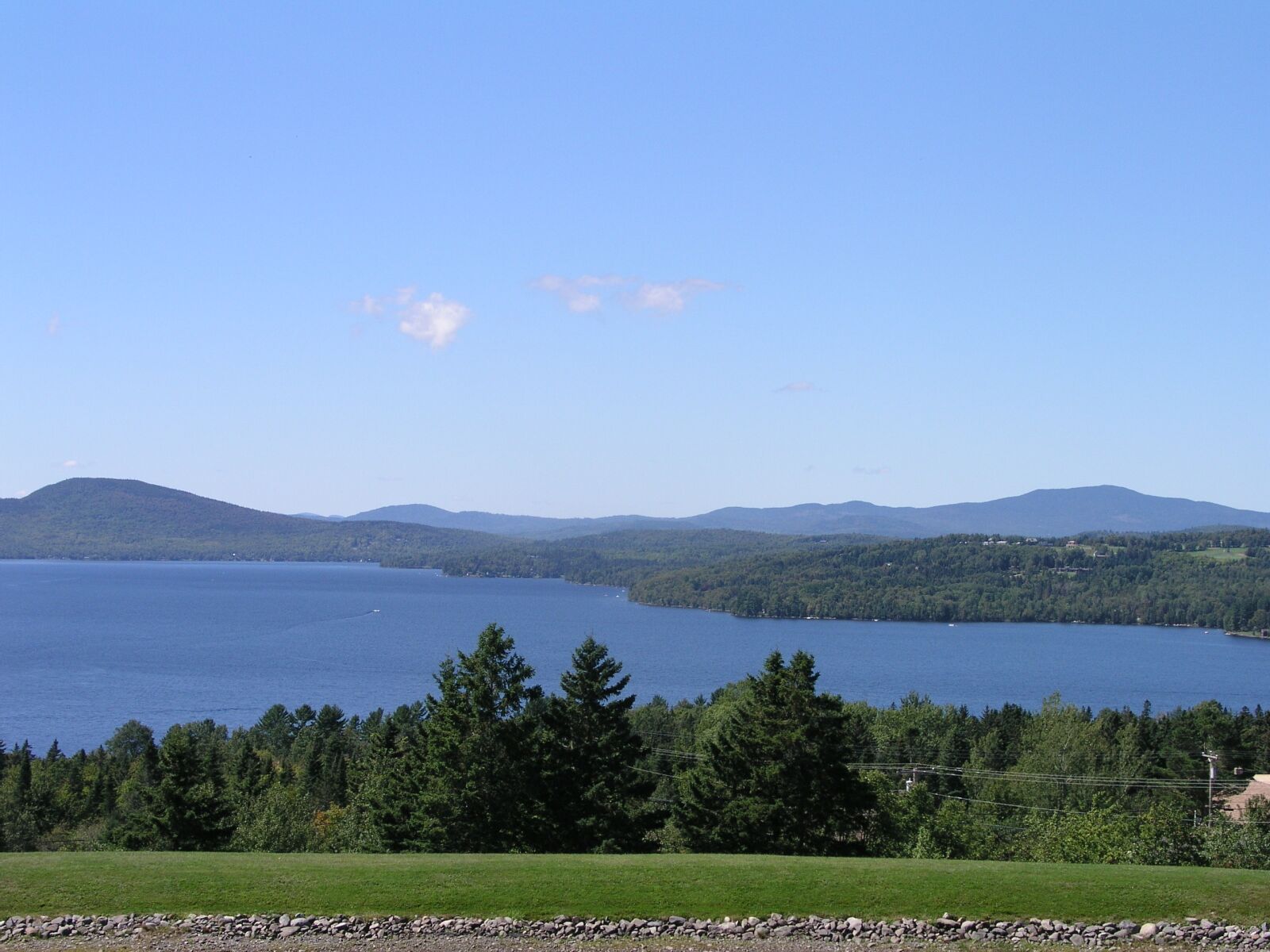 Olympus C5050Z sample photo. Rangeley lake from overlook photography