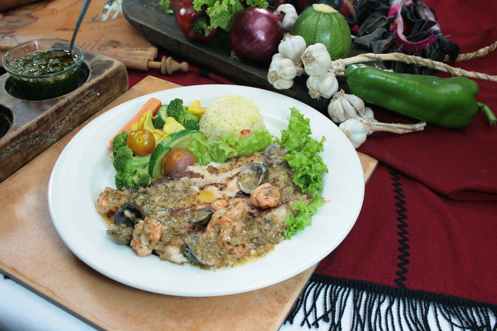 Canon EOS 400D (EOS Digital Rebel XTi / EOS Kiss Digital X) sample photo. Fish, garlic, seafood photography