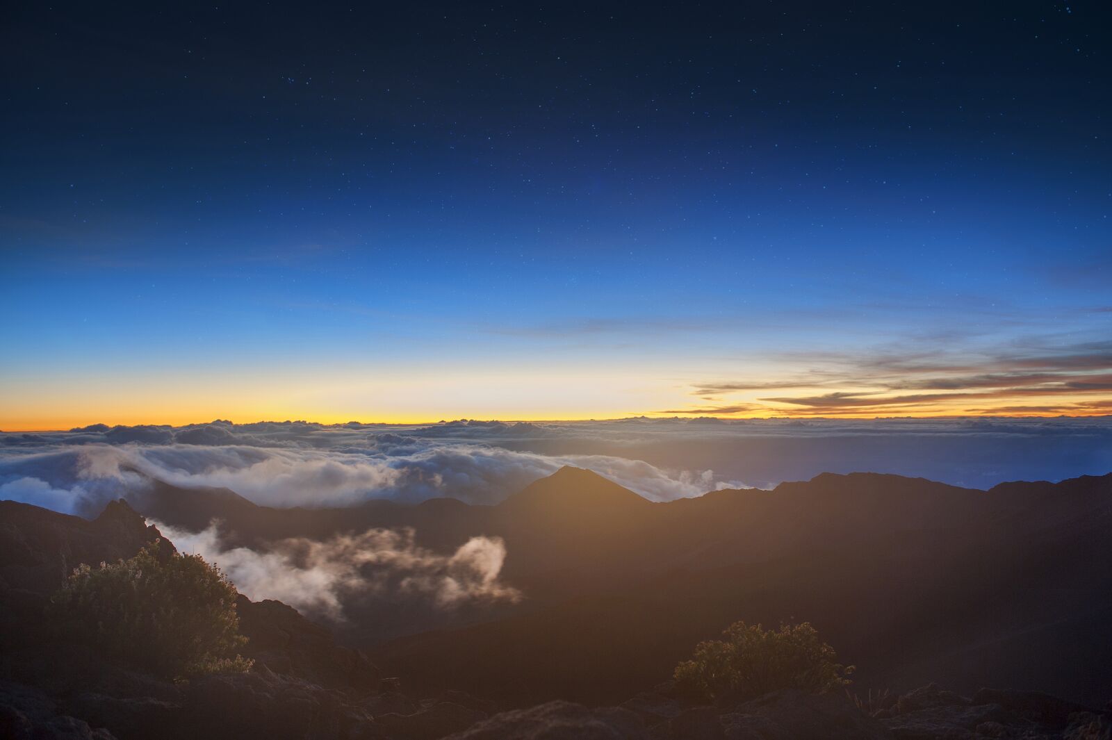 Nikon D700 sample photo. Sunrise, mountains, clouds photography