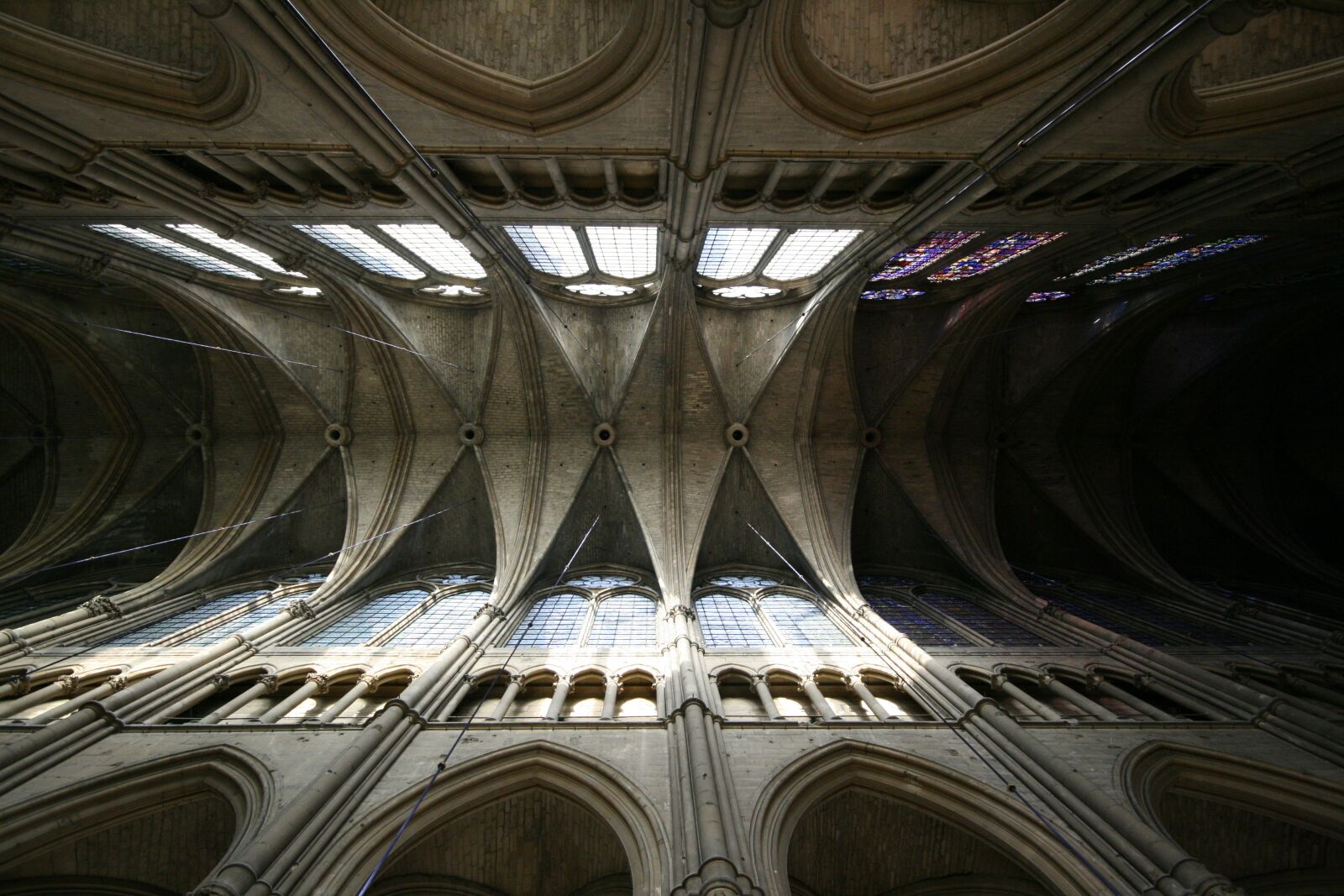 Canon EOS 400D (EOS Digital Rebel XTi / EOS Kiss Digital X) sample photo. Church, perspective, architecture photography