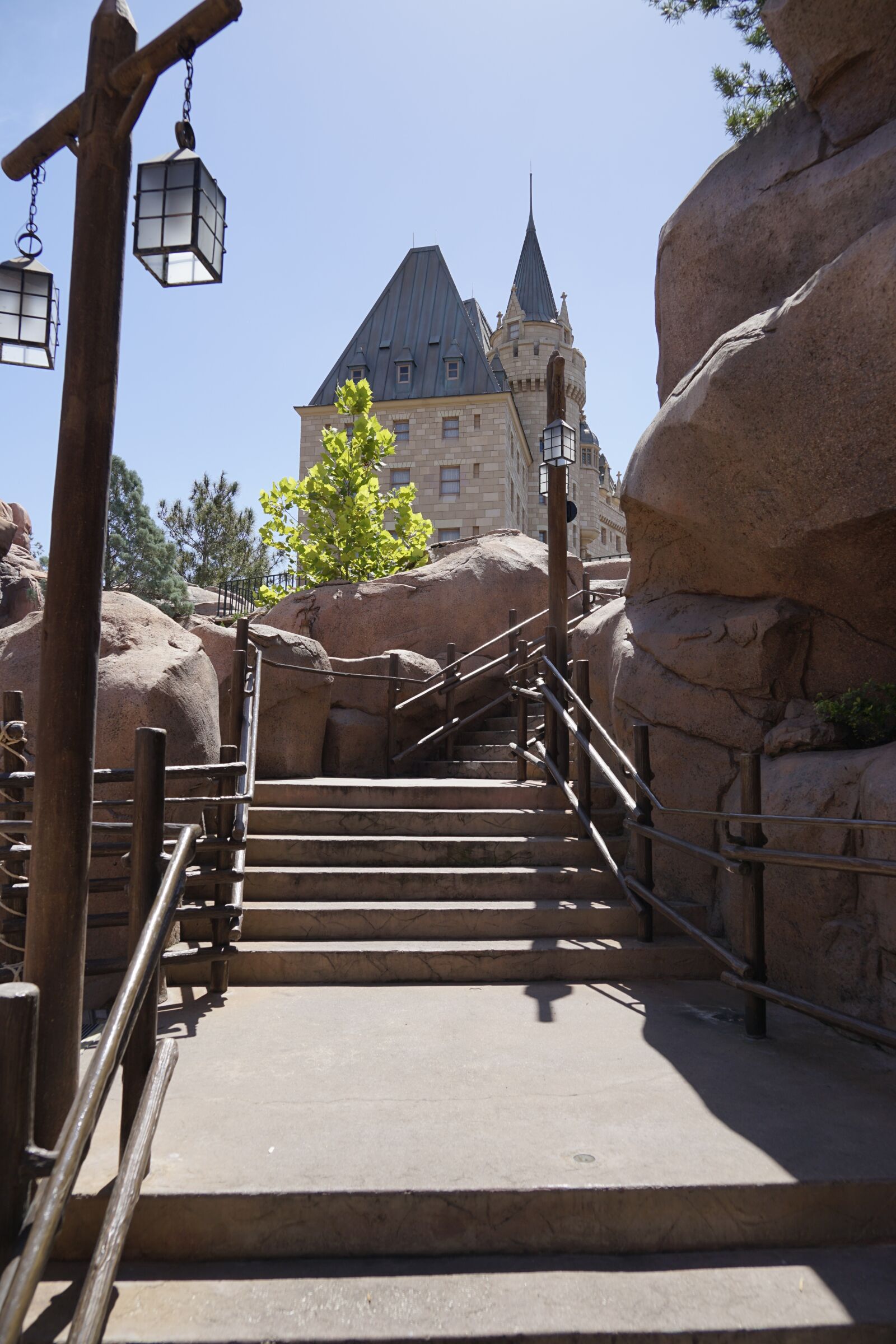 Sony a7 II + Sony FE 24-240mm F3.5-6.3 OSS sample photo. Scenery, steps, landscape photography