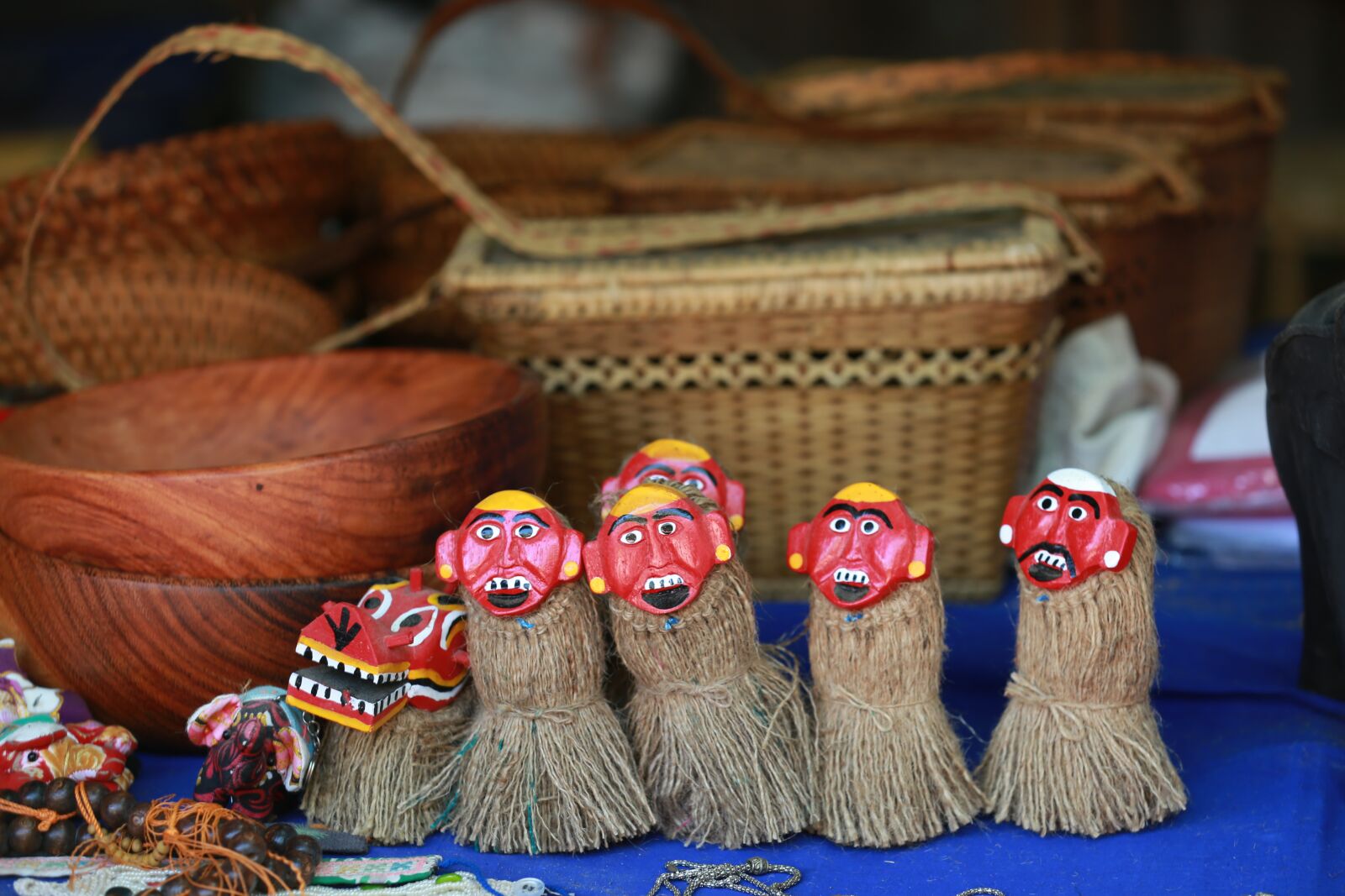 Canon EOS 6D sample photo. Laos, market, crafts photography