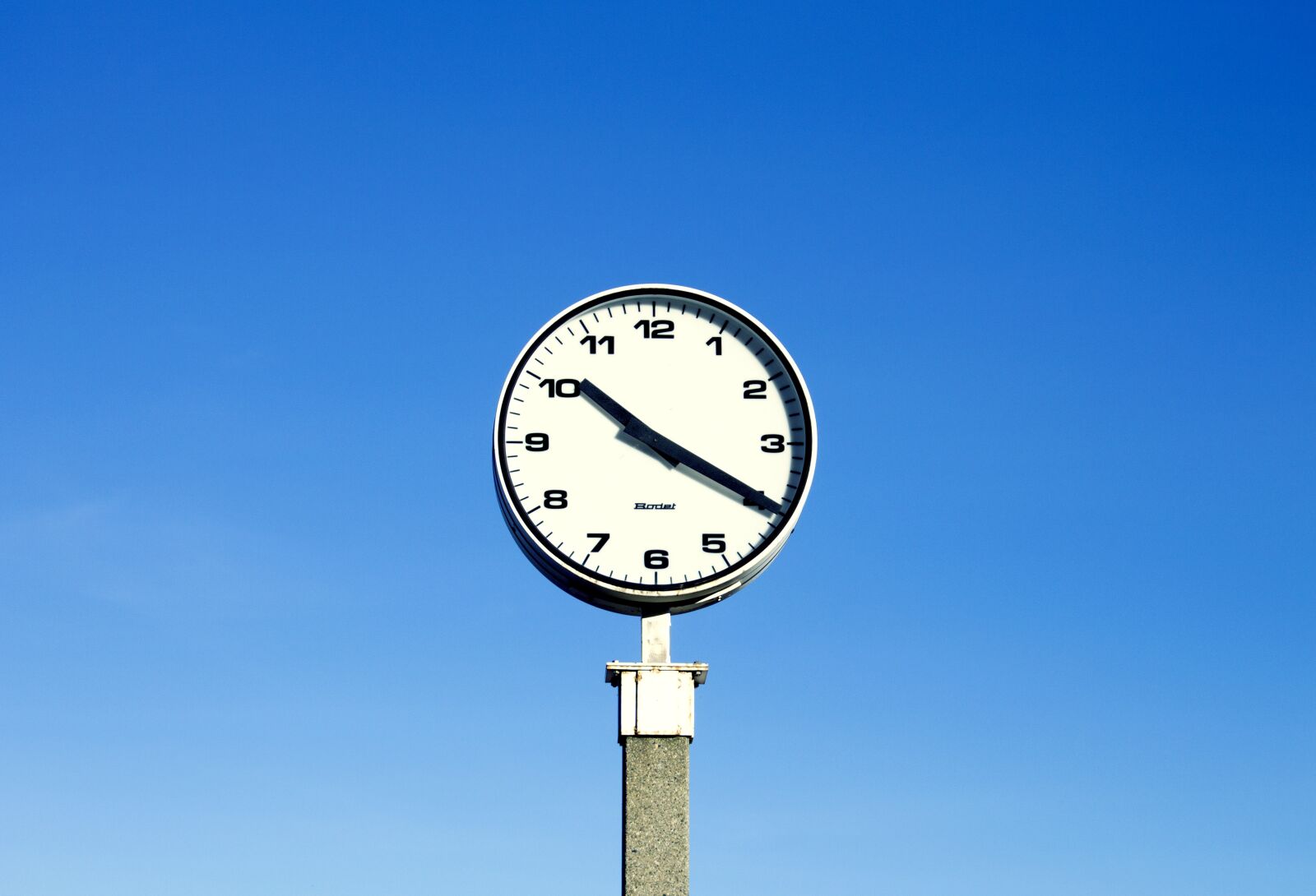 Canon EOS 1100D (EOS Rebel T3 / EOS Kiss X50) sample photo. Clock, sky, time photography