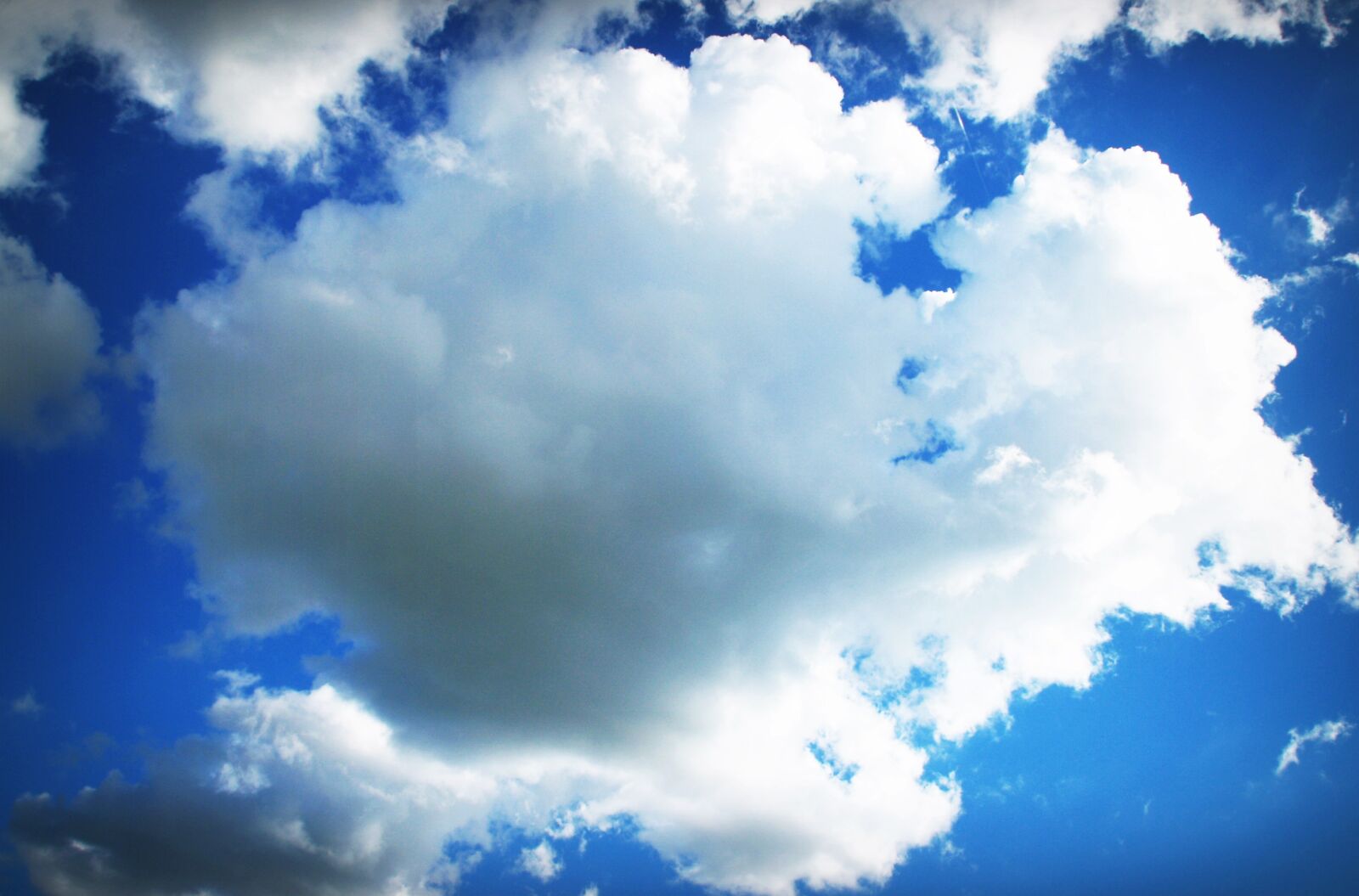 Olympus E-300 (EVOLT E-300) sample photo. Atmosphere, blue, sky, bright photography