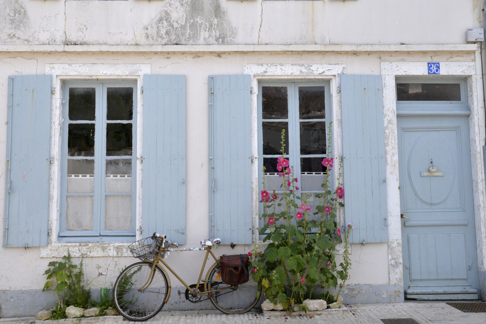 Nikon D610 sample photo. House, retro, france photography