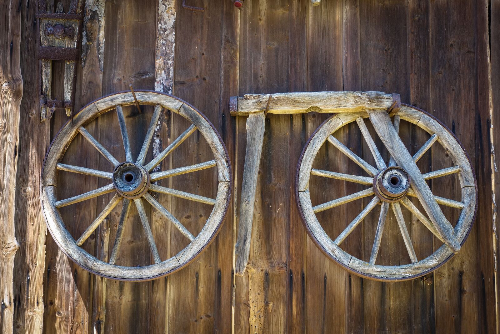 Sony Cyber-shot DSC-RX100 sample photo. Wagon wheel, wood, wooden photography