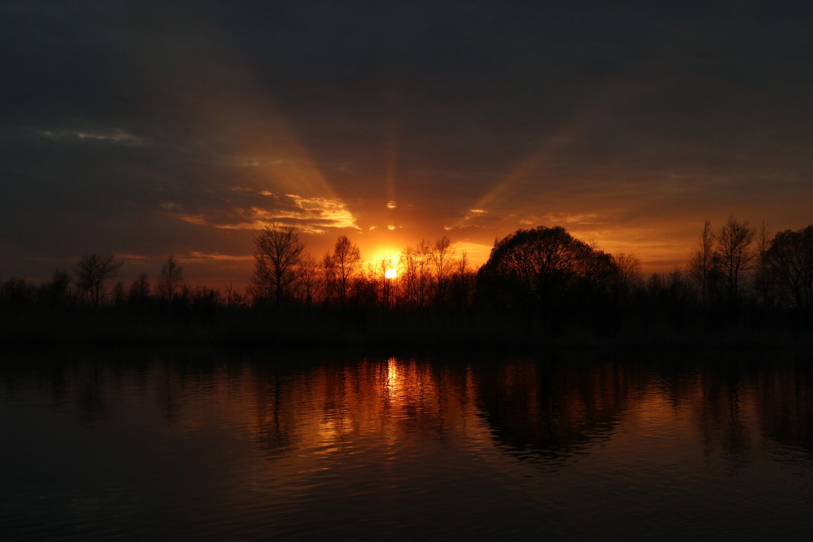 Canon EF-M 32mm F1.4 STM sample photo. Sunset, spring, river photography