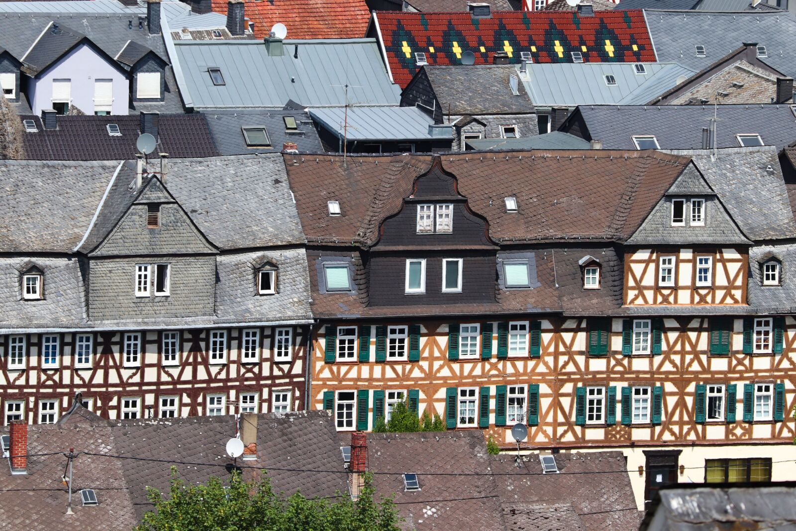 Canon EOS 200D (EOS Rebel SL2 / EOS Kiss X9) sample photo. Historic center, fachwerkh user photography