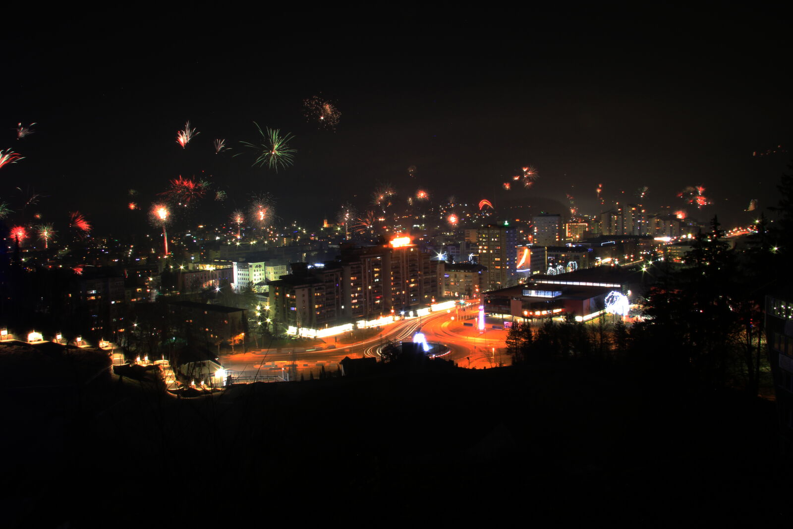 Canon EOS 70D + Canon EF-S 17-85mm F4-5.6 IS USM sample photo. 2016, fireworks, long, exposure photography