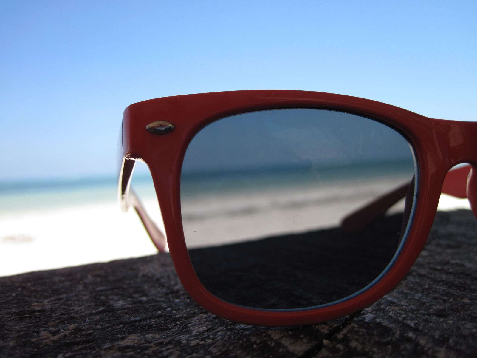 Canon PowerShot D10 sample photo. Sunglasses, eyewear, glasses photography