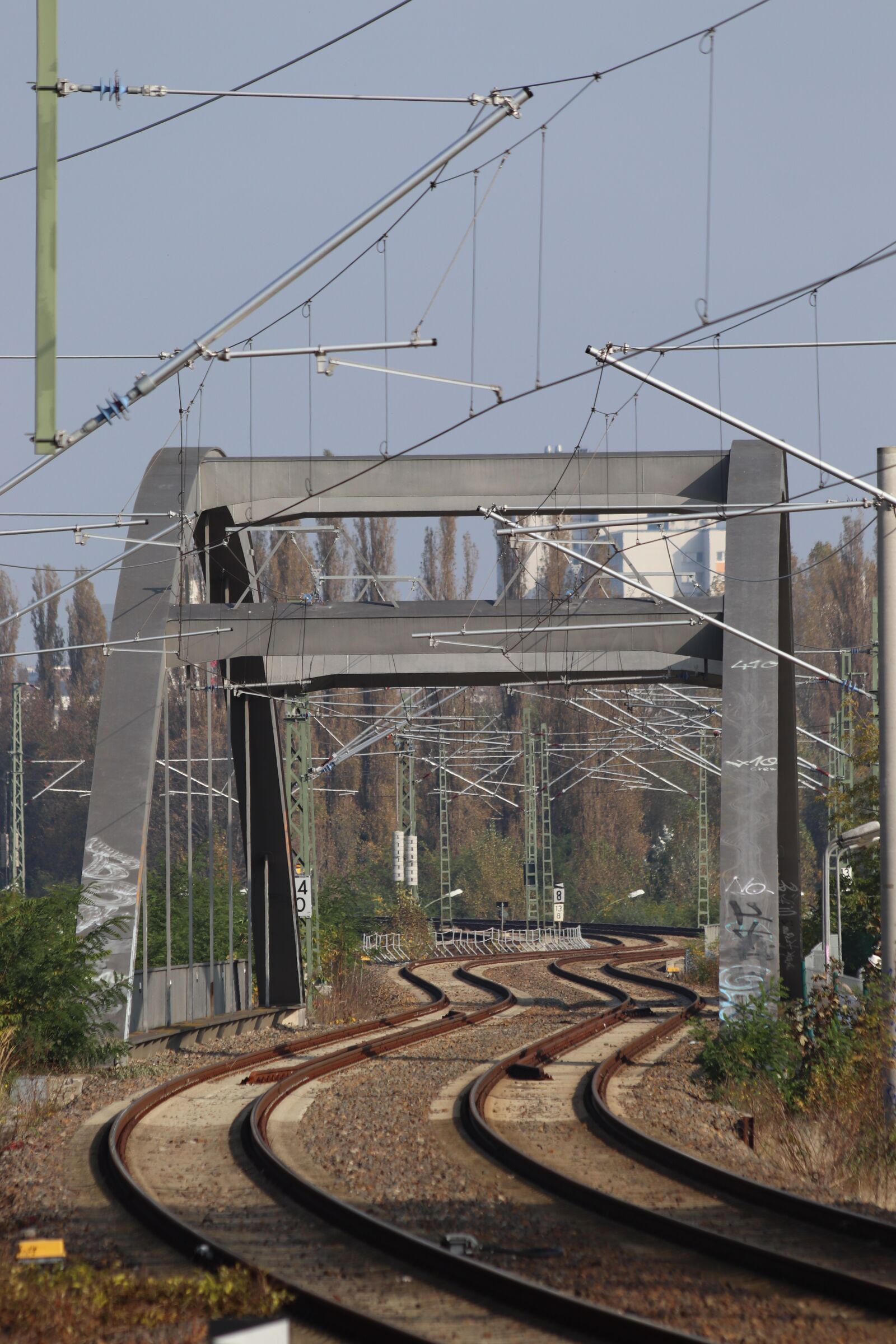 Canon EOS 800D (EOS Rebel T7i / EOS Kiss X9i) sample photo. Snake line, rails, railway photography