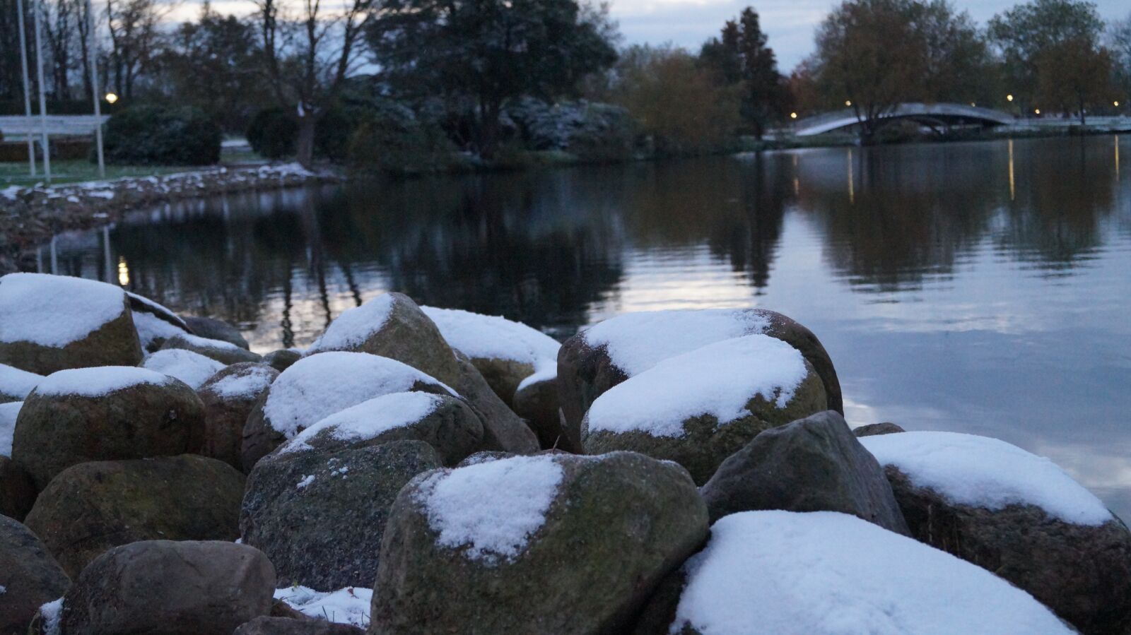 Sony DT 18-55mm F3.5-5.6 SAM II sample photo. Winter, bridge, frost photography